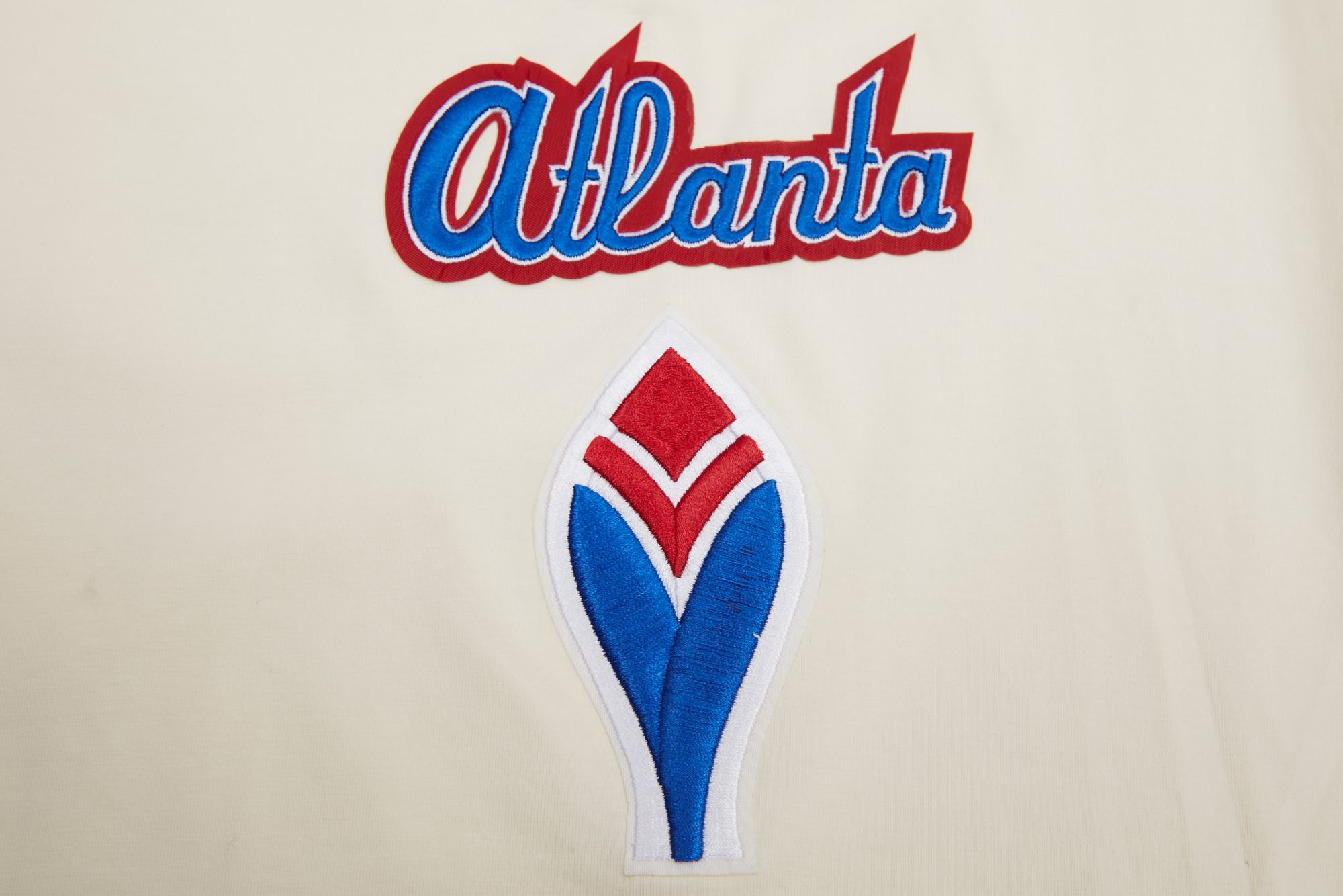 Pro Standard Men's Atlanta Braves Cream Retro Stripe T-Shirt product image