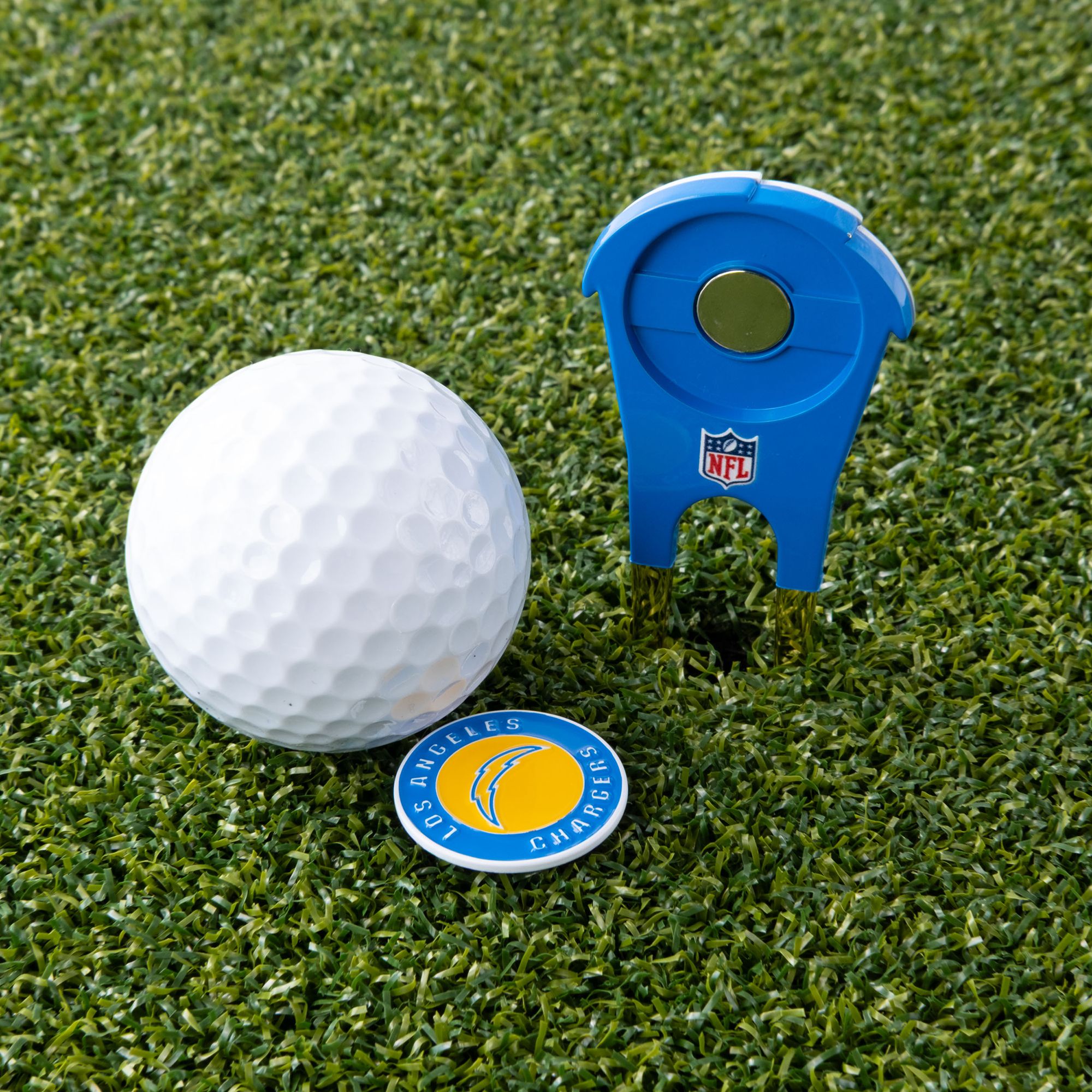 CMC Design Los Angeles Chargers Divot Tool with Custom Shaped Removable Marker product image