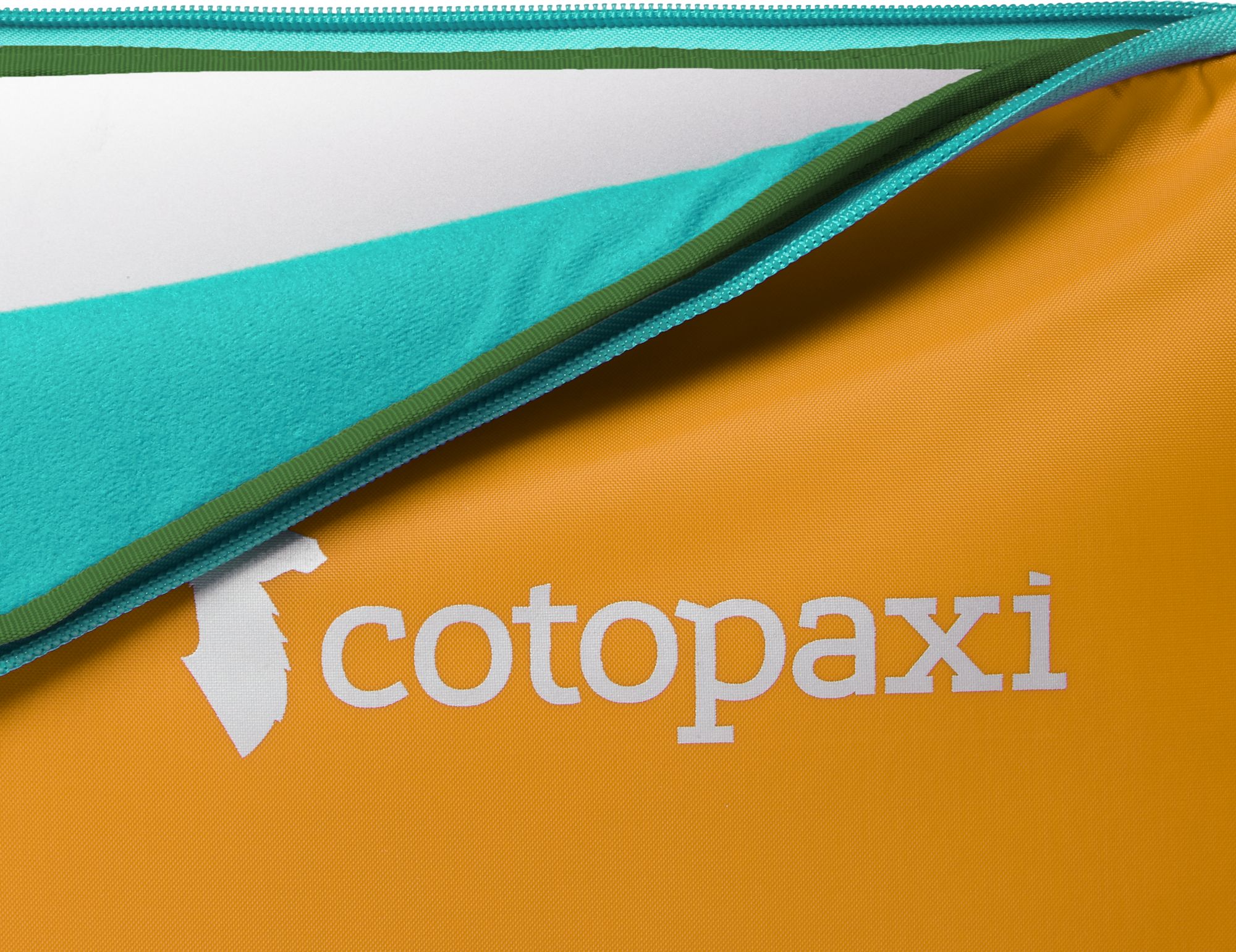 Cotopaxi Del Día Trece 13" Laptop Sleeve product image