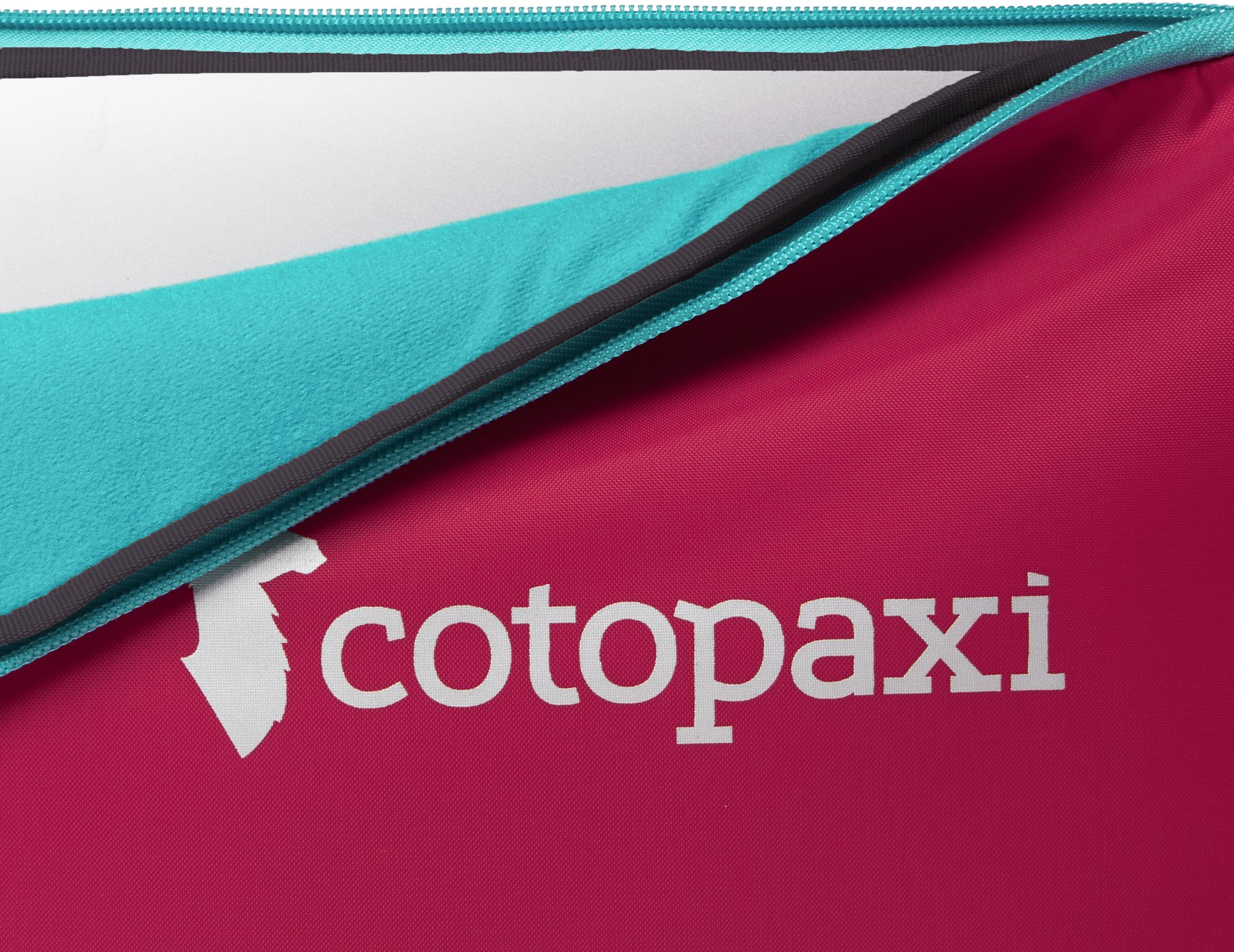 Cotopaxi Del Día Trece 13" Laptop Sleeve product image