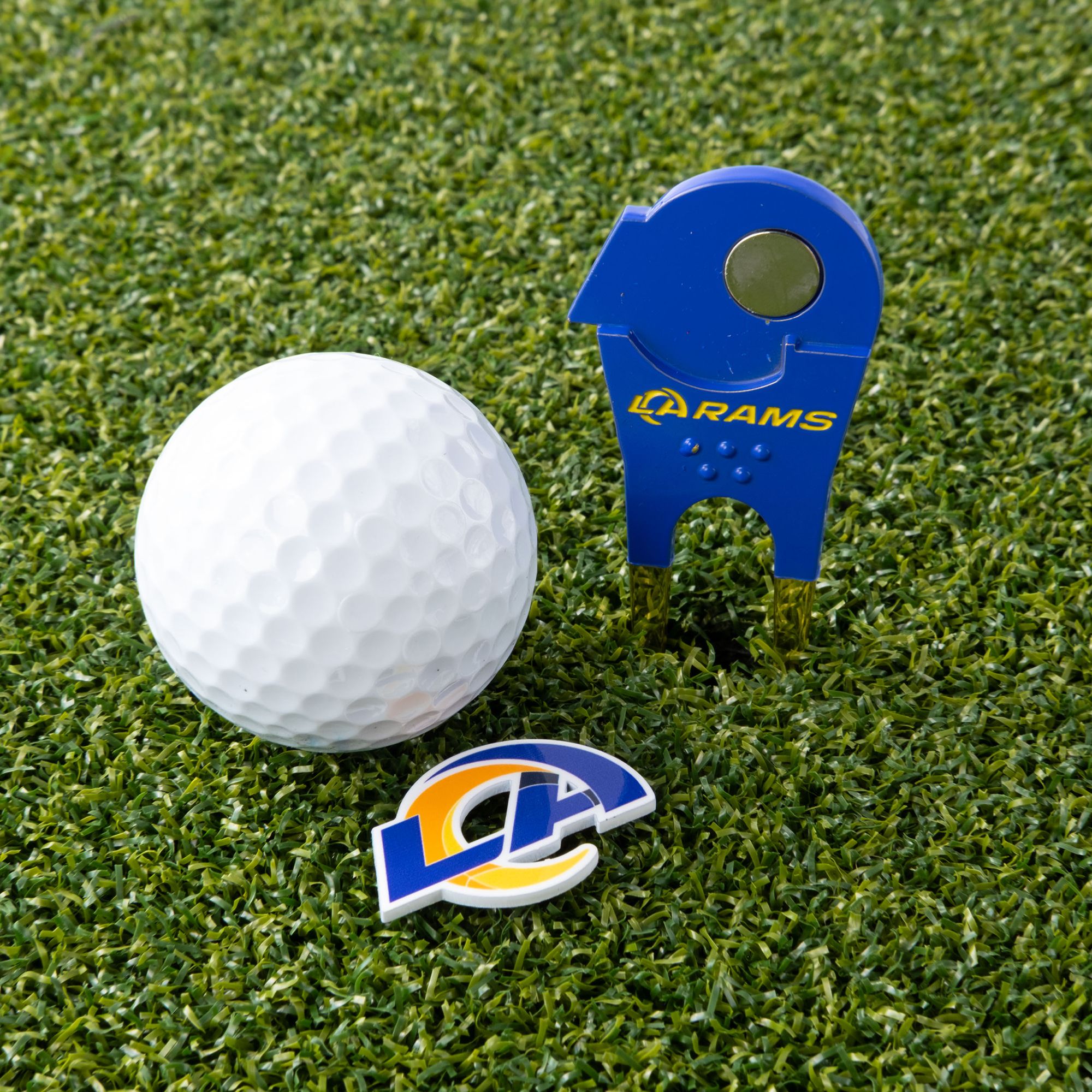 CMC Design Los Angeles Rams Divot Tool with Custom Shaped Removable Marker product image