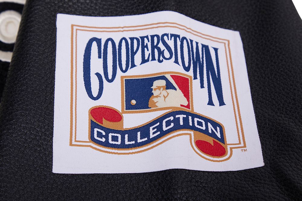 Pro Standard Men's Chicago White Sox Wool Varsity Jacket product image