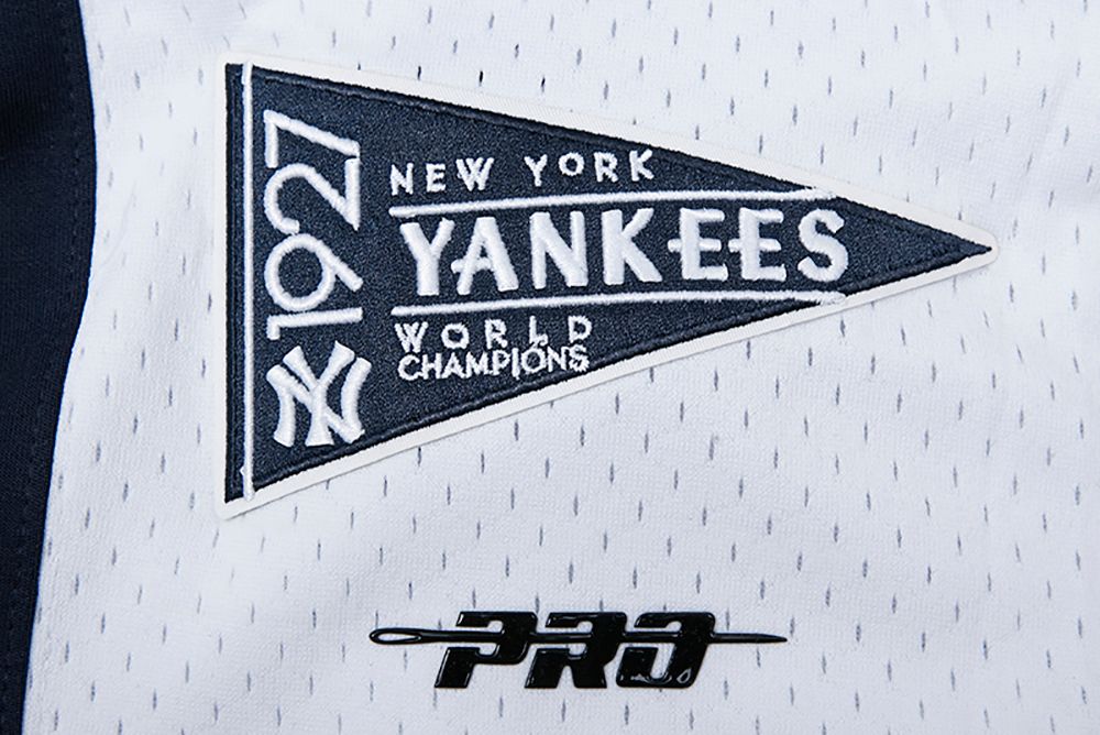 Pro Standard Men's New York Yankees Retro Double Knit 2.0 Shorts product image