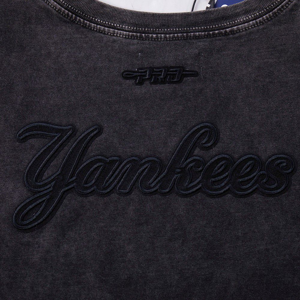 Pro Standard Women's New York Yankees Black Washed Classic T-Shirt product image