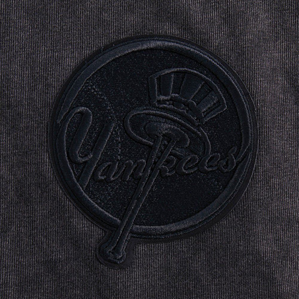 Pro Standard Women's New York Yankees Black Washed Classic T-Shirt product image