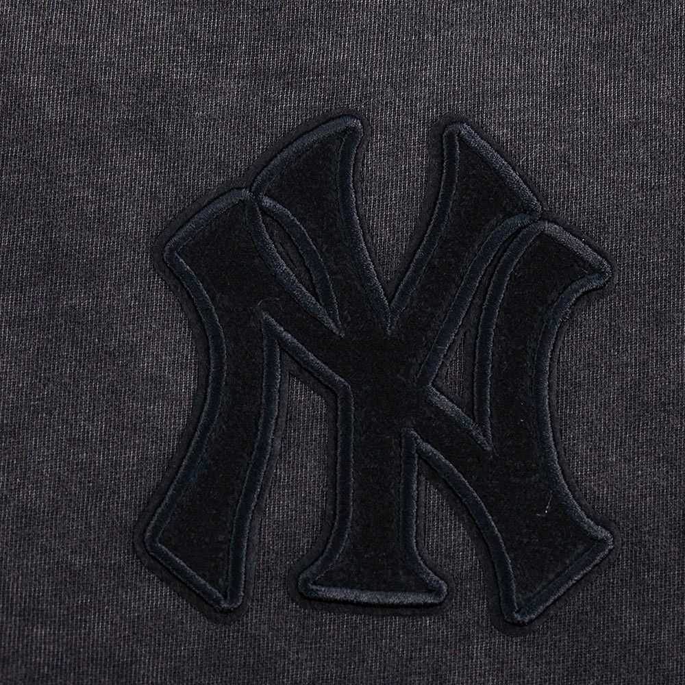 Pro Standard Women's New York Yankees Black Washed Classic T-Shirt product image