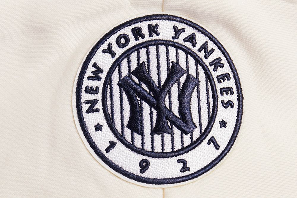 Pro Standard Women's New York Yankees Retro Cropped Fleece Hoodie product image