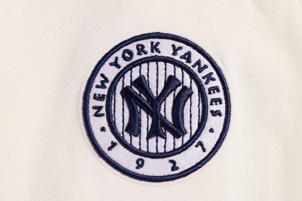 Pro Standard Women's New York Yankees Retro Fleece Crew Neck Sweatshirt product image