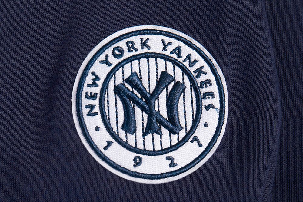 Pro Standard Women's New York Yankees Navy Logo Fleece Crew Neck Sweatshirt product image