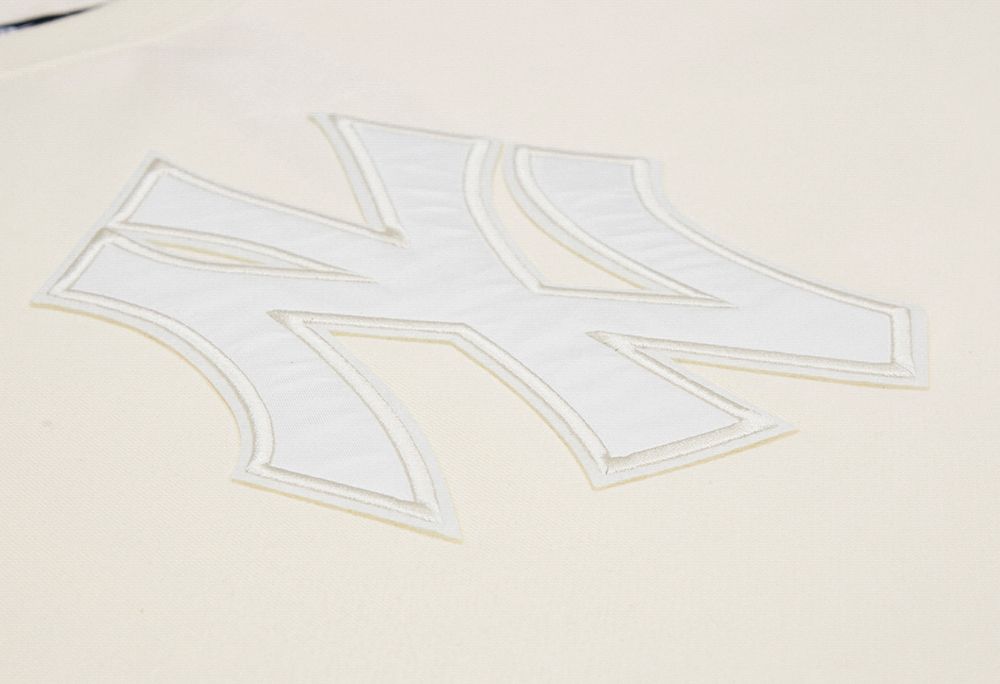 Pro Standard Women's New York Yankees Cream Classic Crewneck Sweatshirt product image