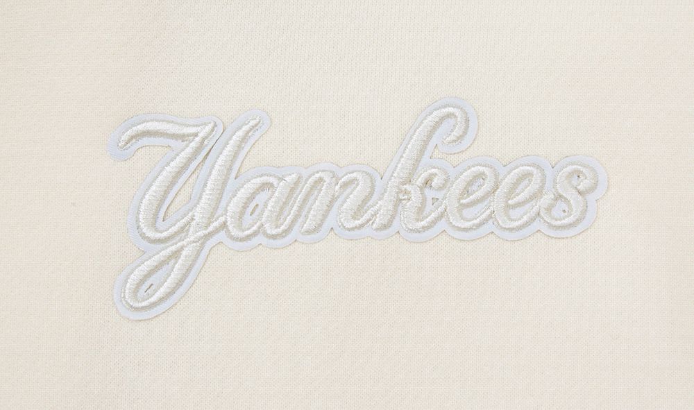 Pro Standard Women's New York Yankees Cream Classic Crewneck Sweatshirt product image