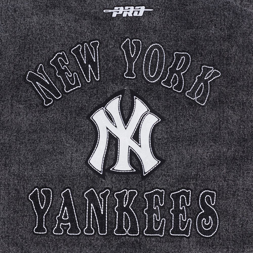 Pro Standard Women's New York Yankees Black Denim Varsity Bomber Jacket product image