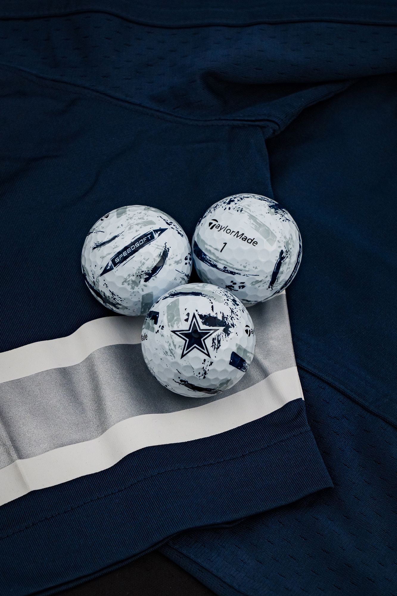 TaylorMade 2025 SpeedSoft Ink Dallas Cowboys Golf Balls product image