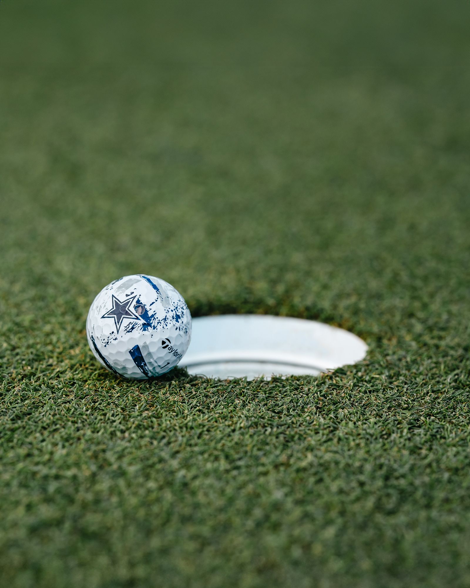 TaylorMade 2025 SpeedSoft Ink Dallas Cowboys Golf Balls product image