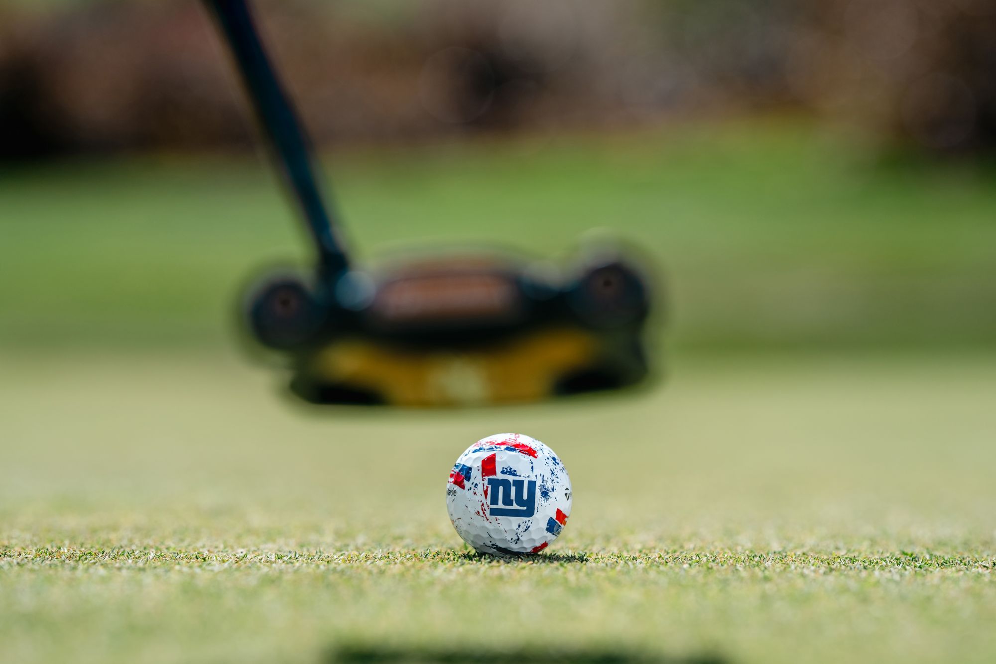 TaylorMade 2025 SpeedSoft Ink New York Giants Golf Balls product image