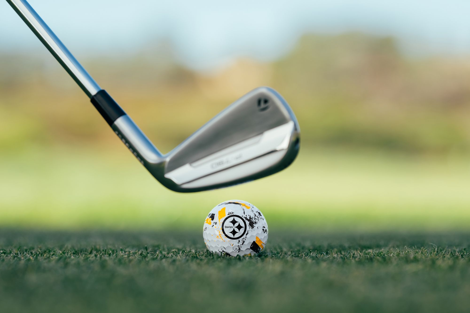 TaylorMade 2025 SpeedSoft Ink Pittsburgh Steelers Golf Balls product image