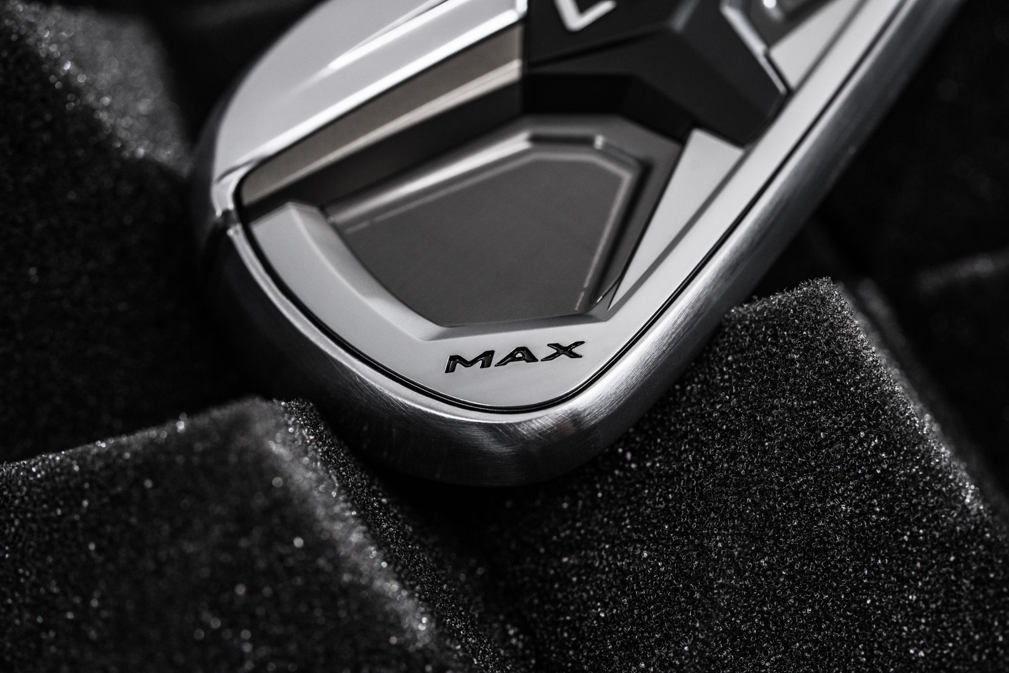 Used TaylorMade Qi MAX Irons product image