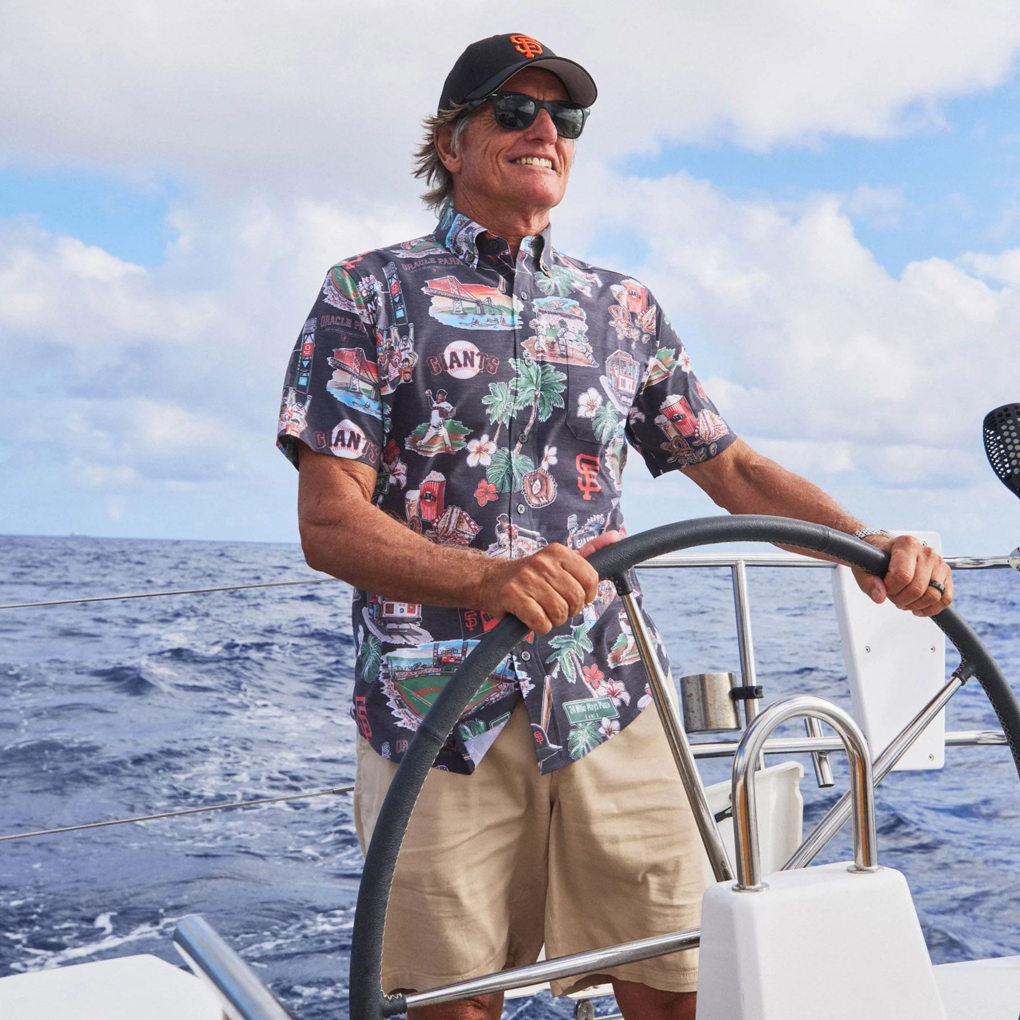 Reyn Spooner Men's San Francisco Giants Black Scenic Button-Down Shirt product image