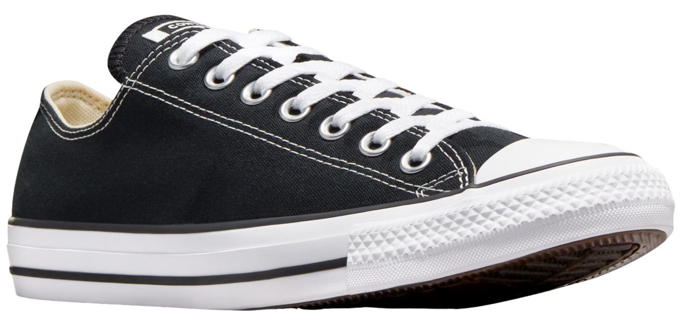 Converse low top chucks best sale