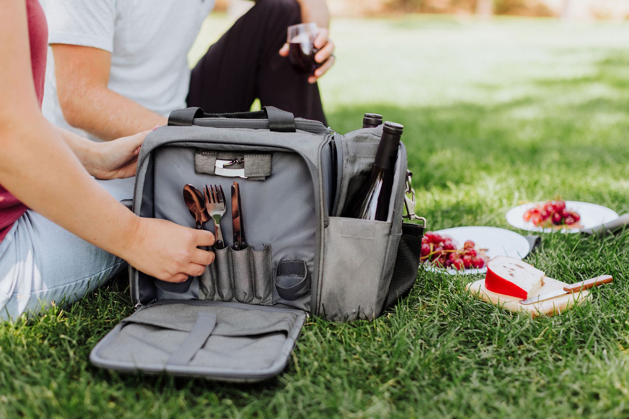 Picnic Time Malibu Picnic Basket Cooler product image