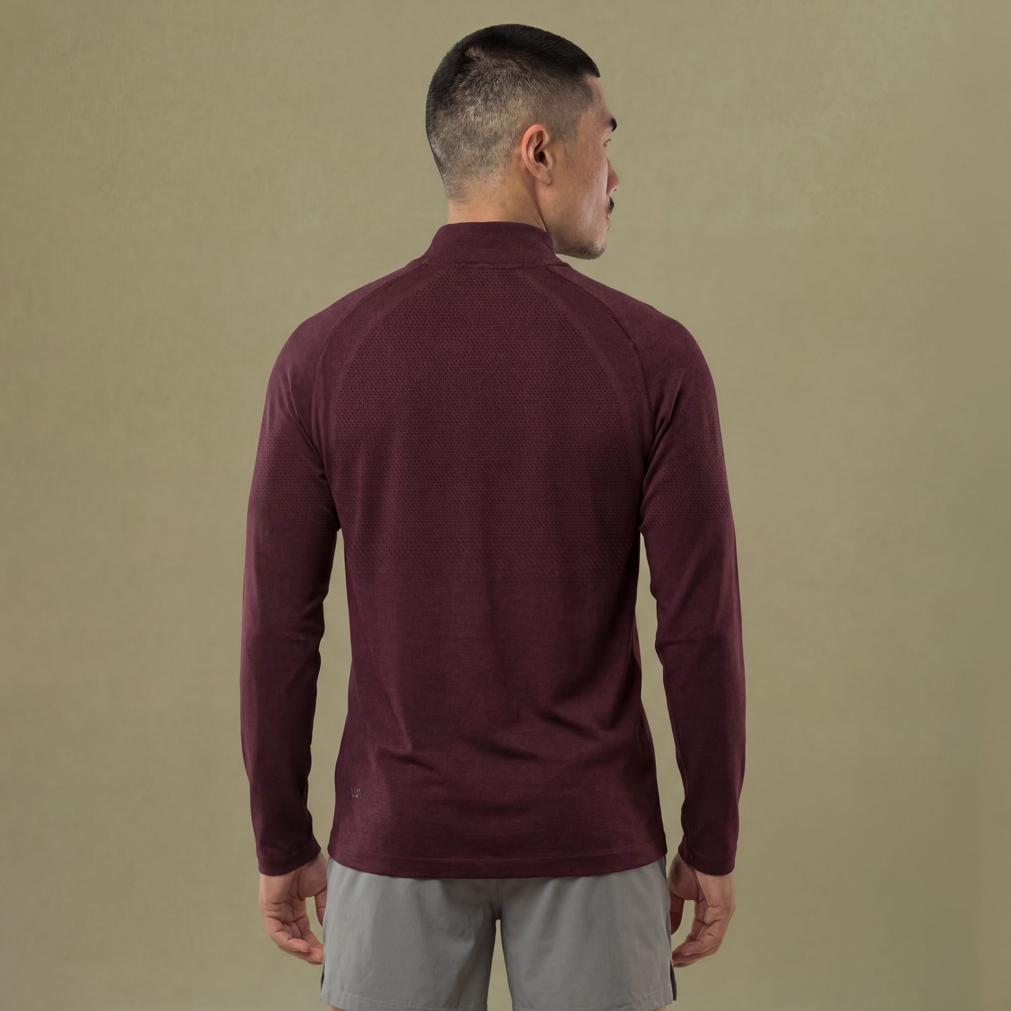 VRST Men's Circuit Seamless 1/4 Zip Pullover product image