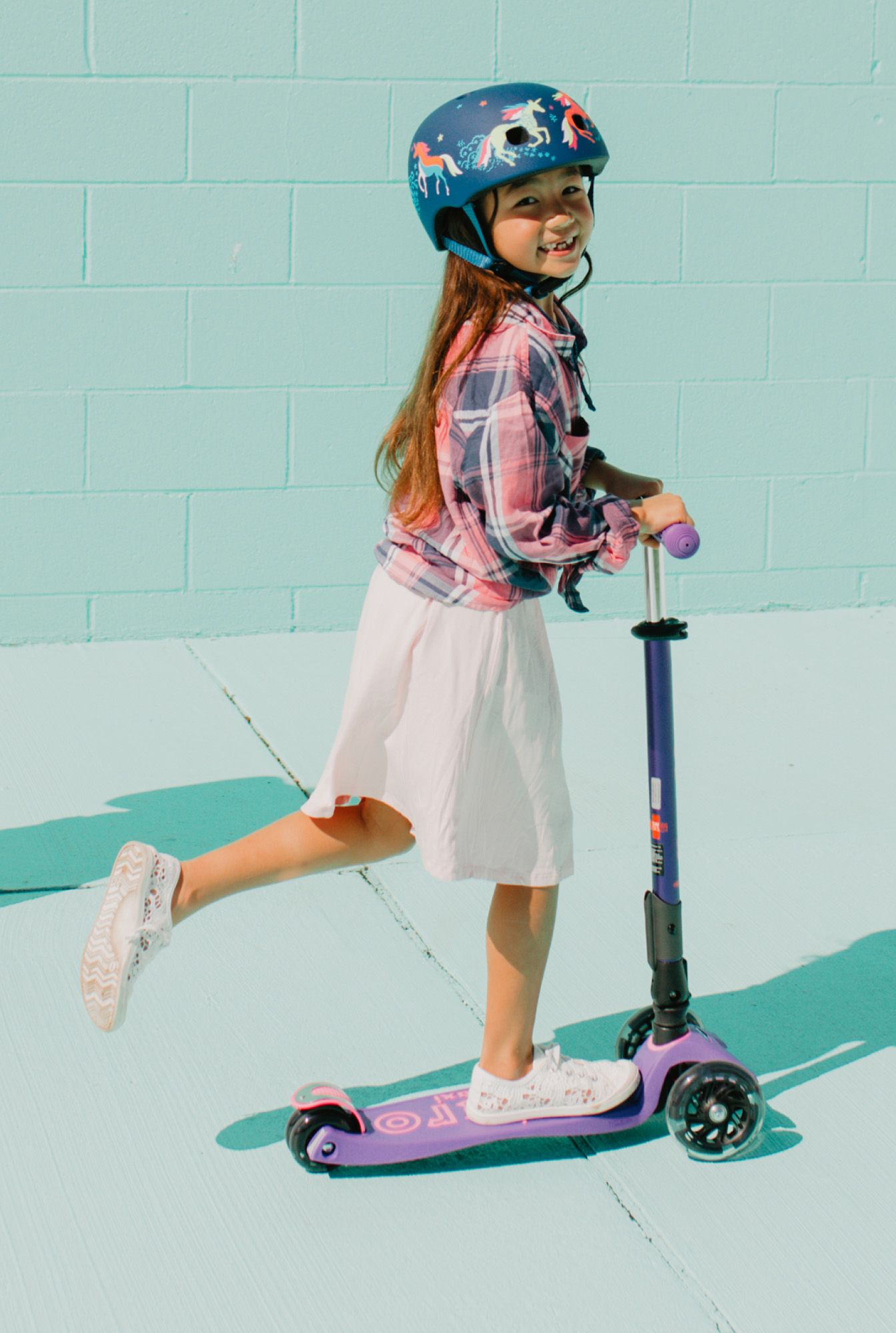 Micro Kickboard Maxi Foldable LED Scooter product image