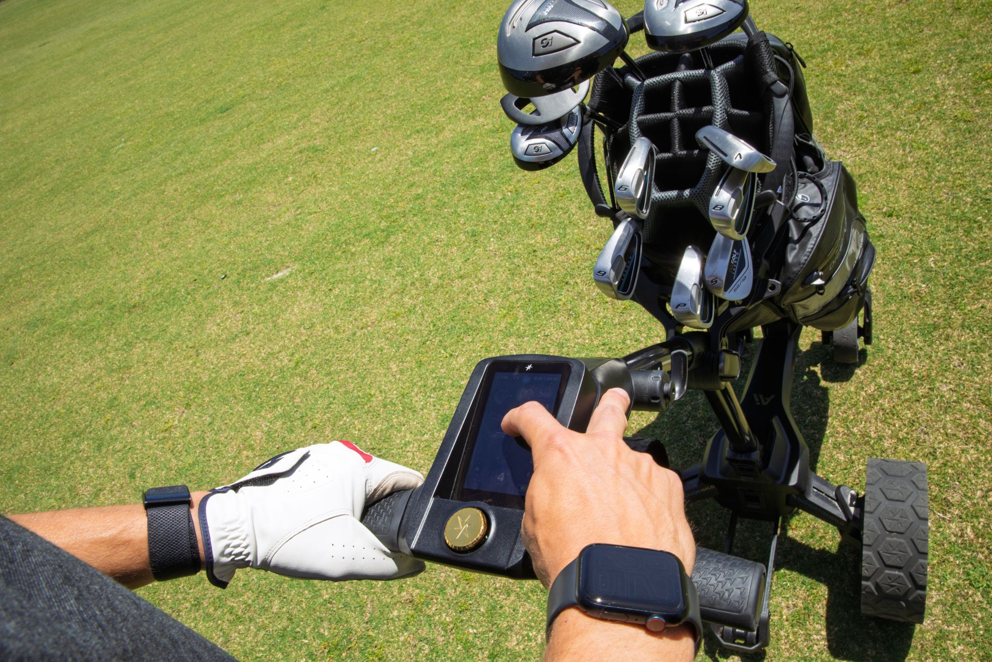 MGI Ai Navigator Halo Electric Golf Caddy product image