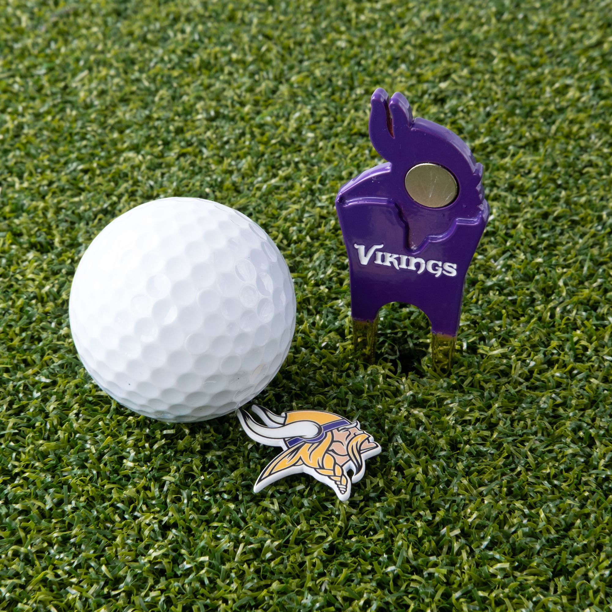 CMC Design Minnesota Vikings Divot Tool with Custom Shaped Removable Marker product image
