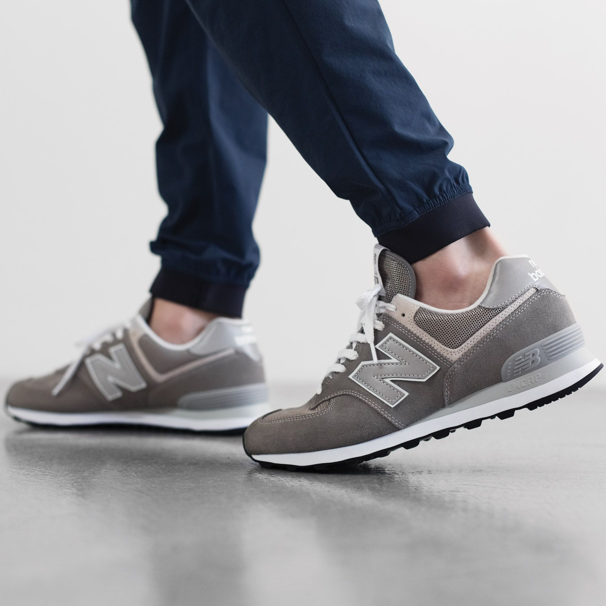 men's gray new balance 574