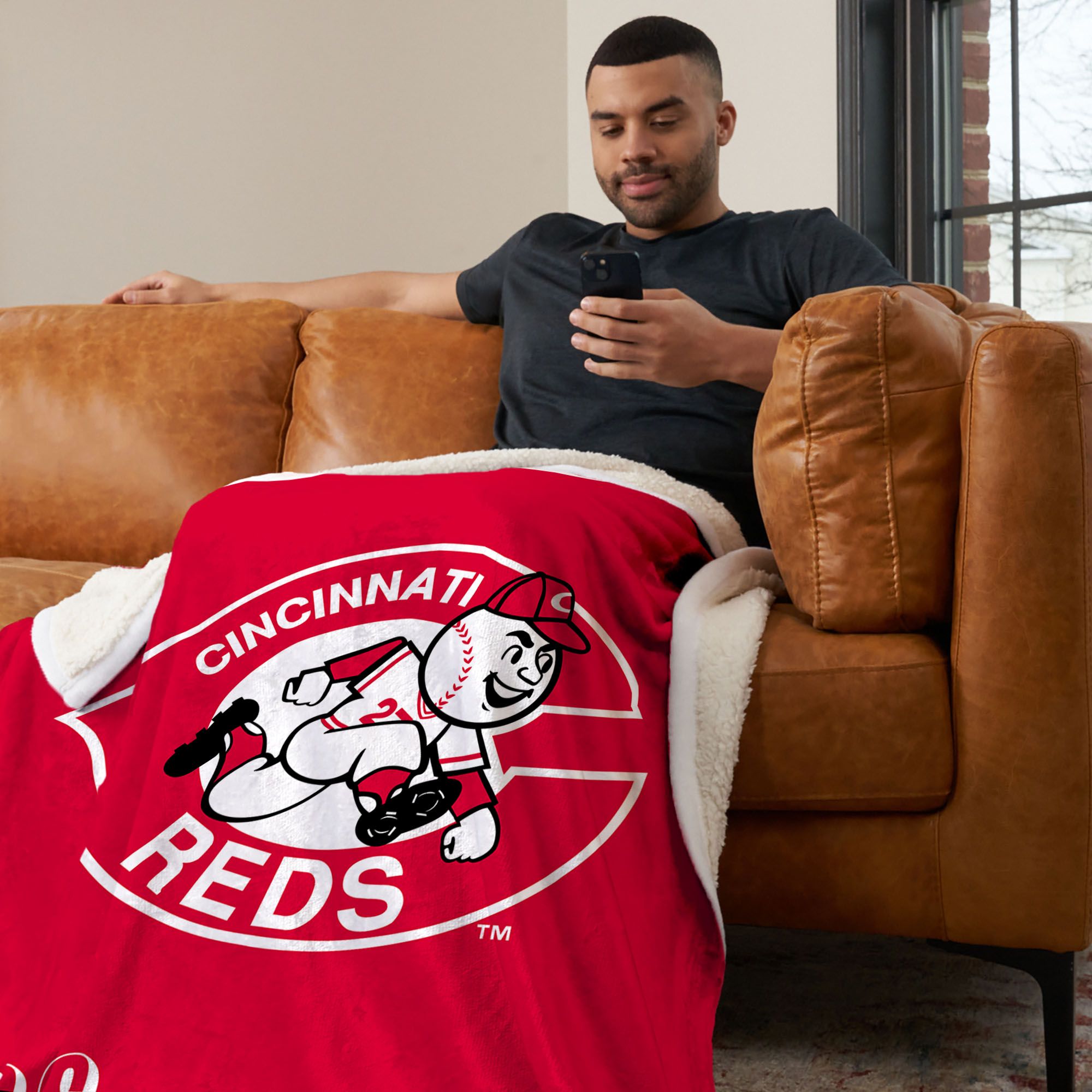 Northwest Cincinnati Reds City Connect Throwback Shrpa Throw product image