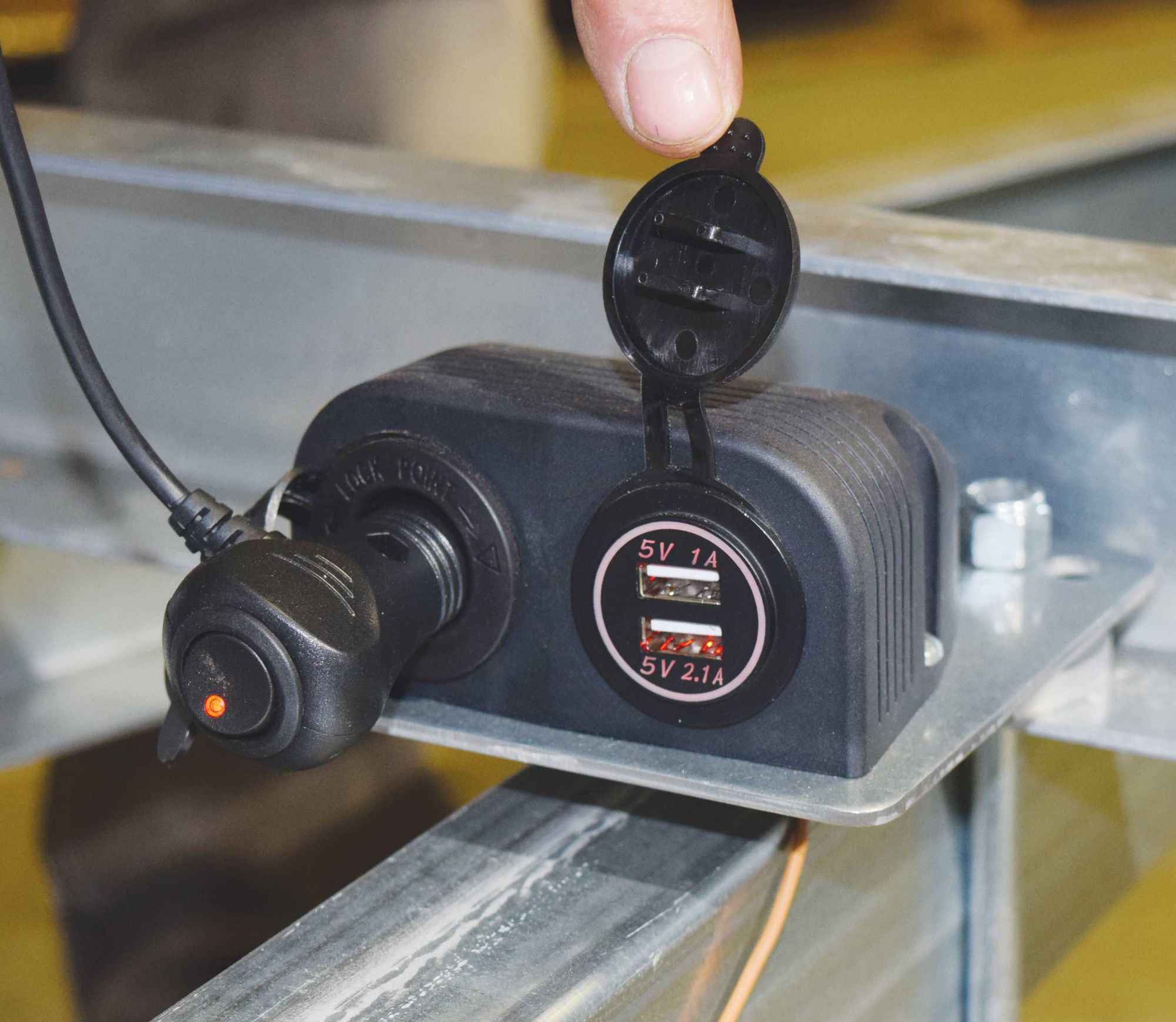 Malone MegaSport Waterproof Electric Charging Station product image