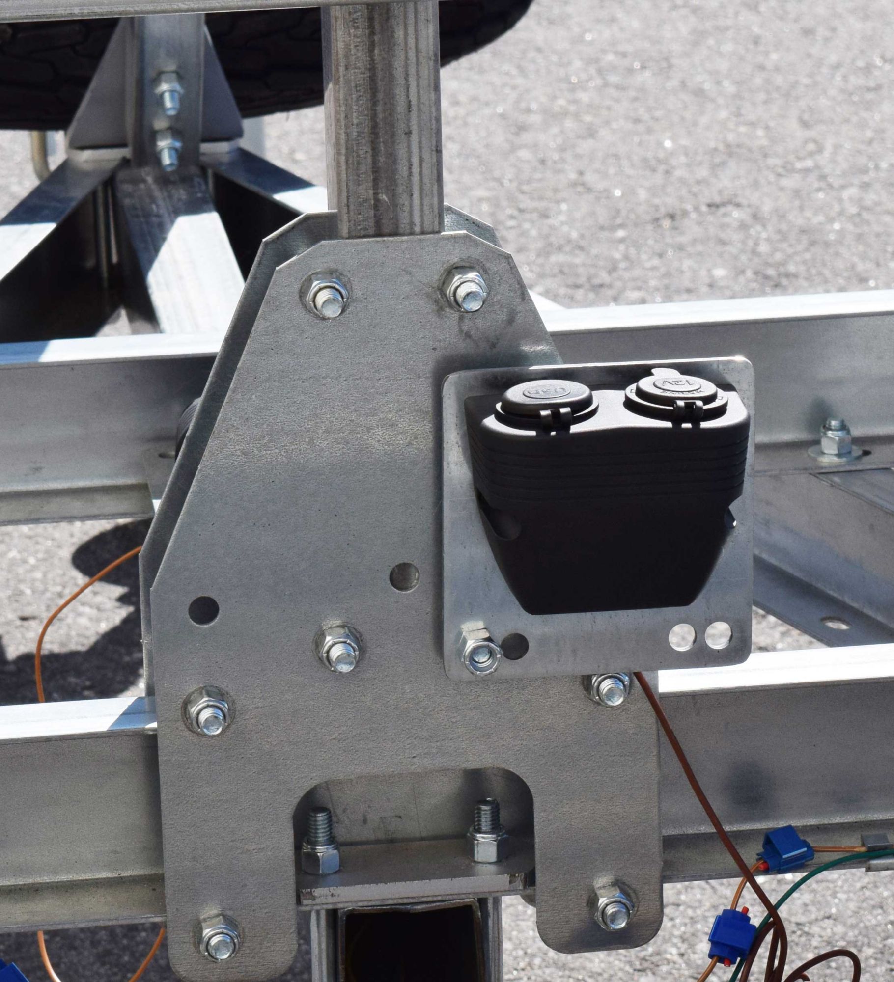 Malone MegaSport Waterproof Electric Charging Station product image