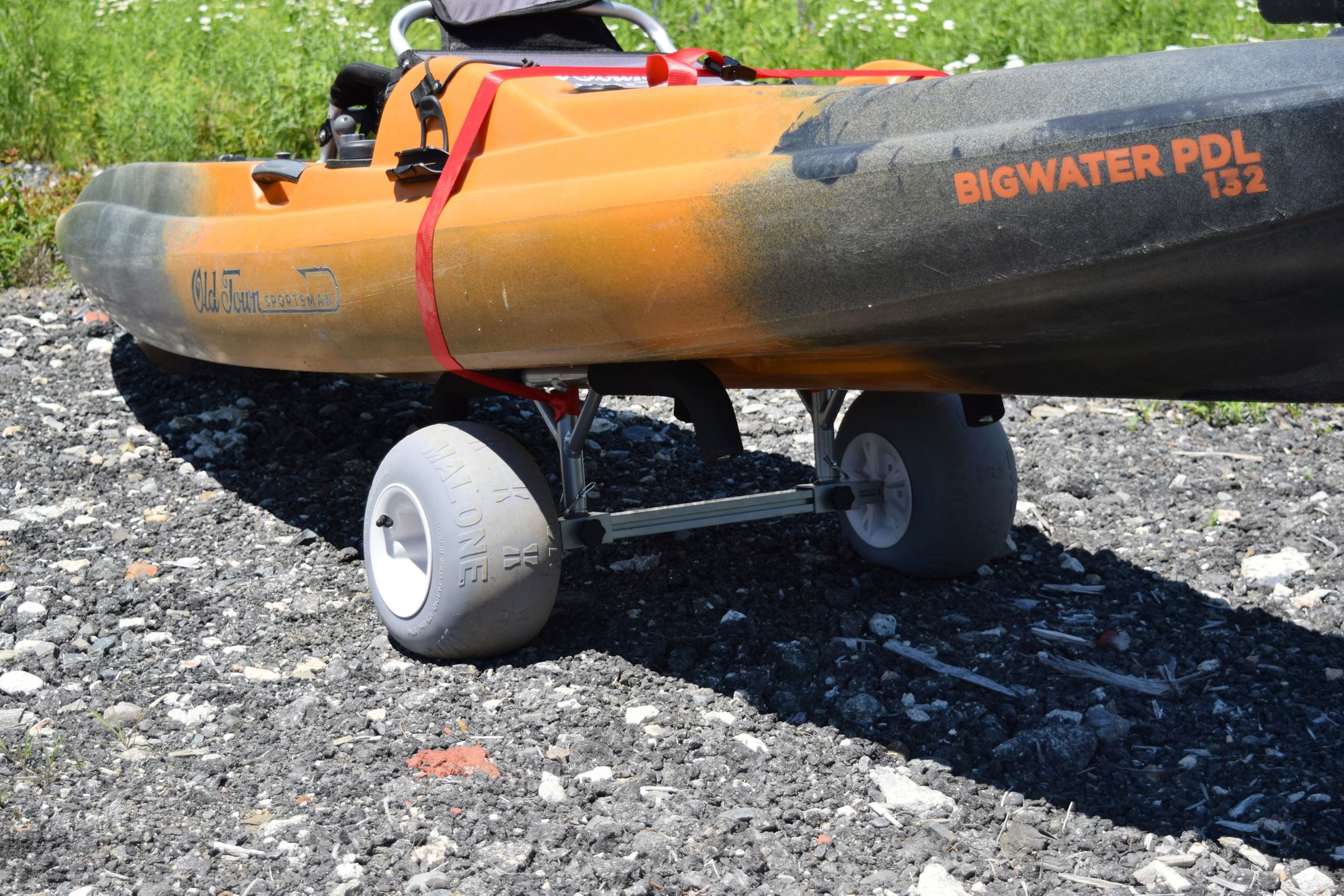 Malone Auto Racks TraverseHD-S Bunk Style Heavy Duty Canoe/Kayak Cart (with balloon beach tires) product image