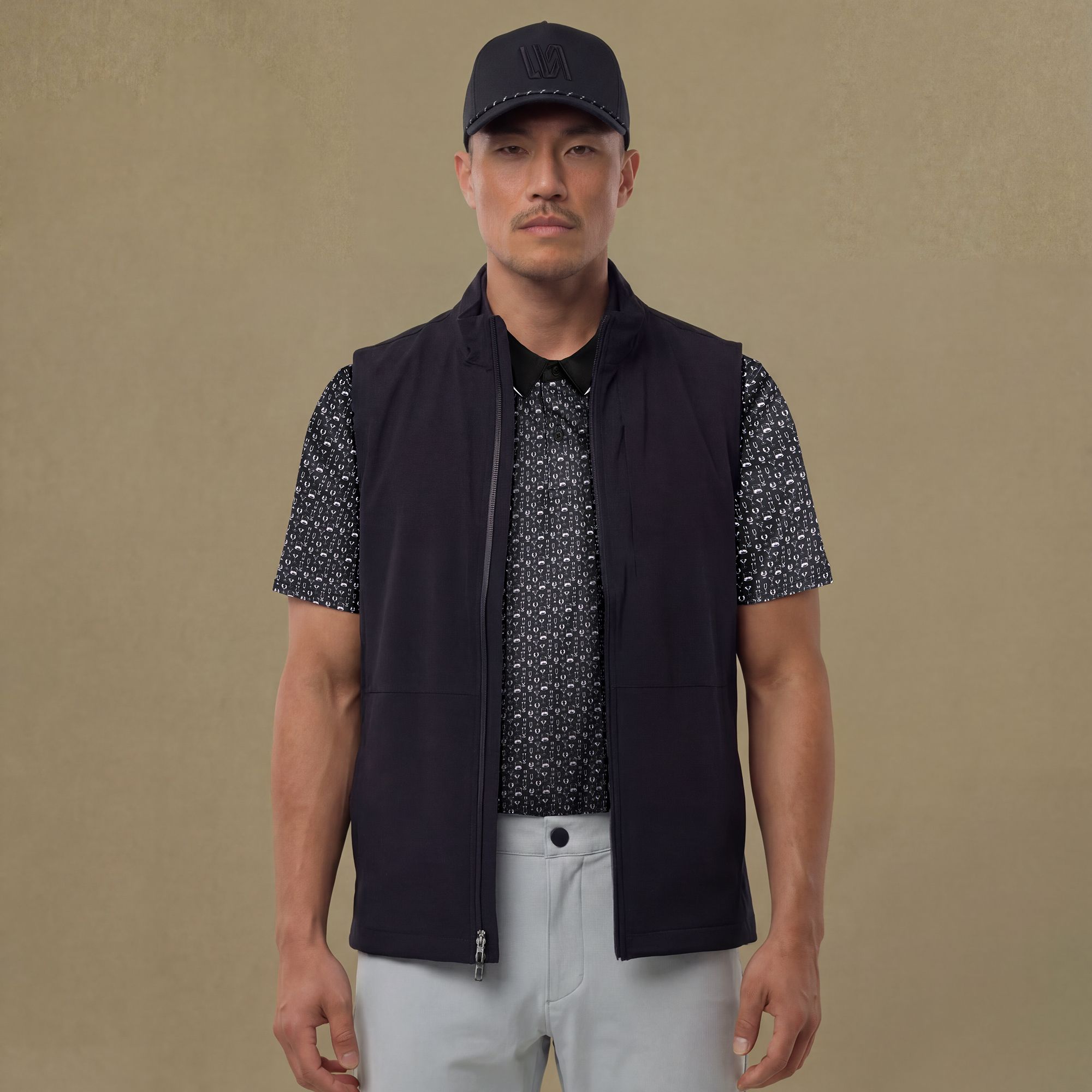 VRST Men's Woven Golf Vest product image