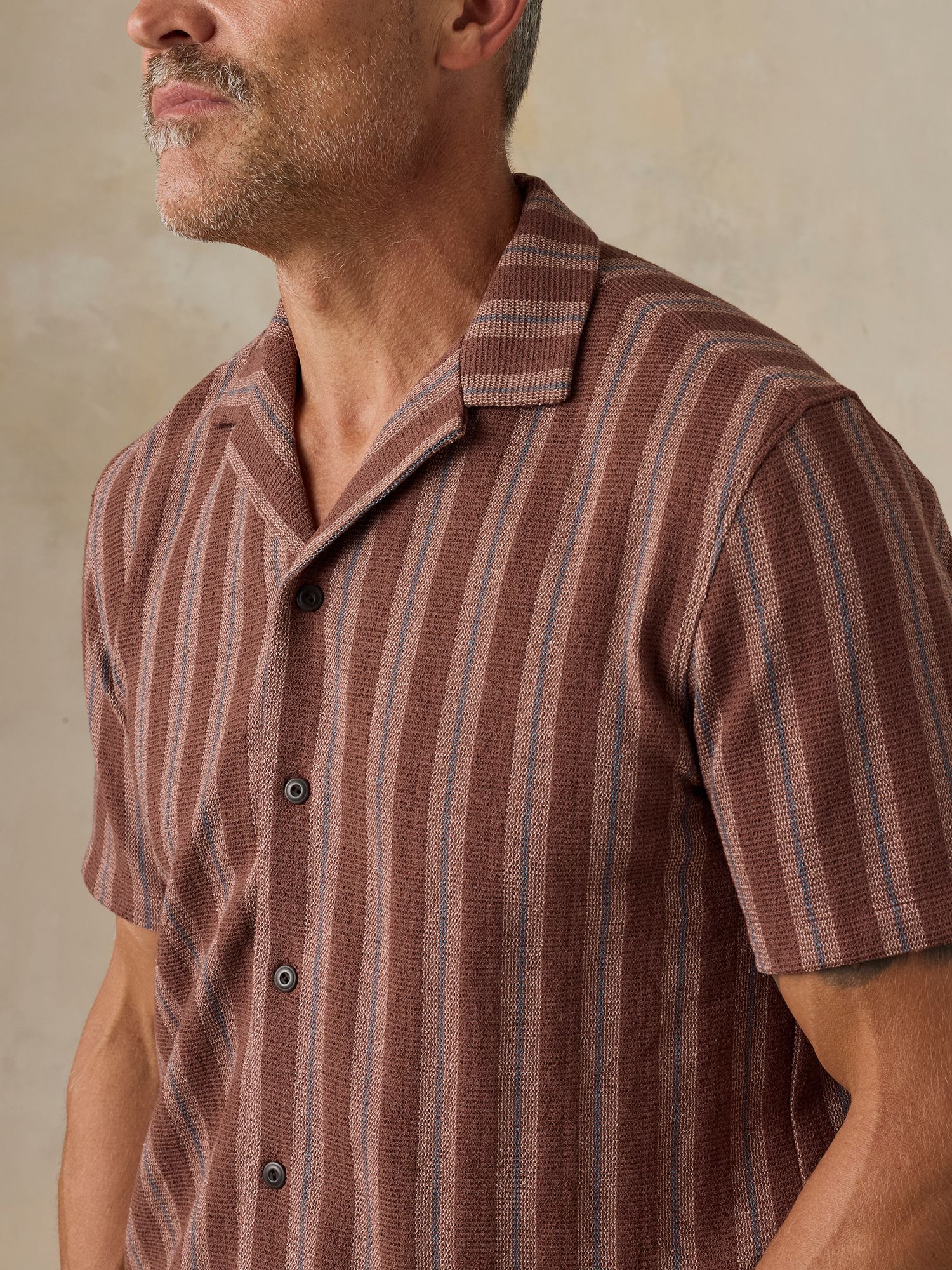 Faherty Men's Oasis Short Sleeve Woven Shirt product image