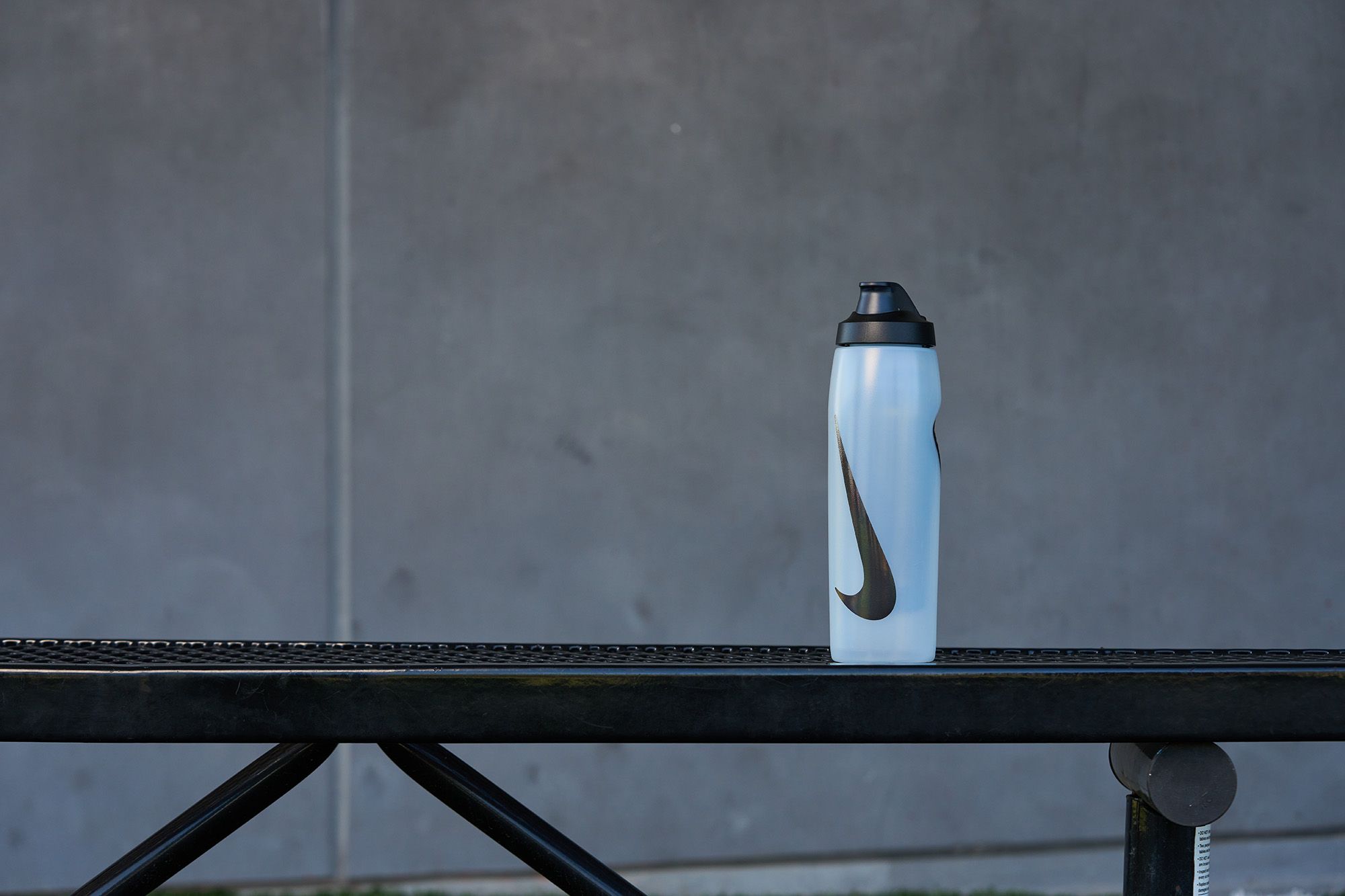 Nike Refuel 32 oz. Water Bottle with Locking Lid product image