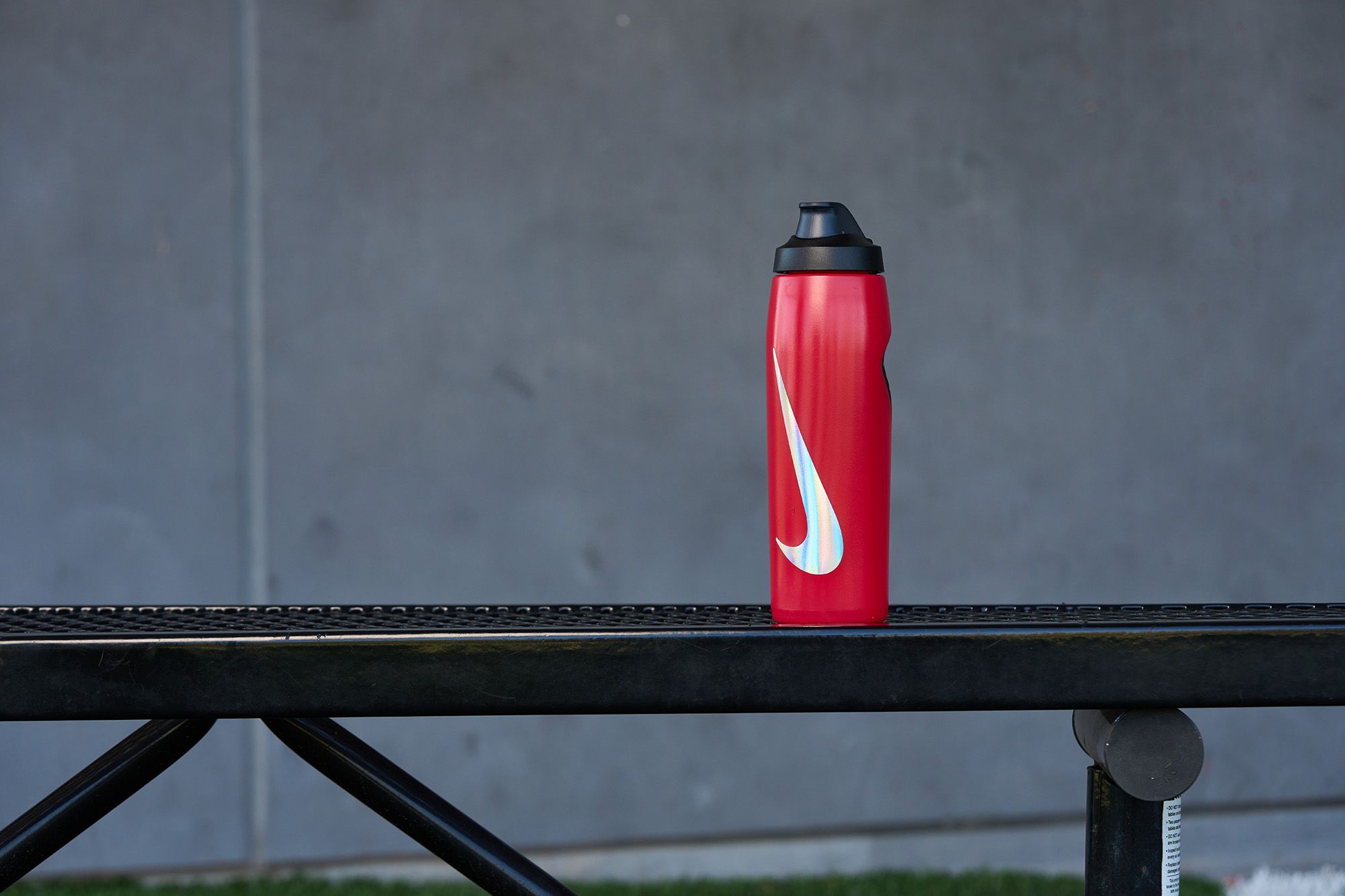 Nike Refuel 32 oz. Water Bottle with Locking Lid product image