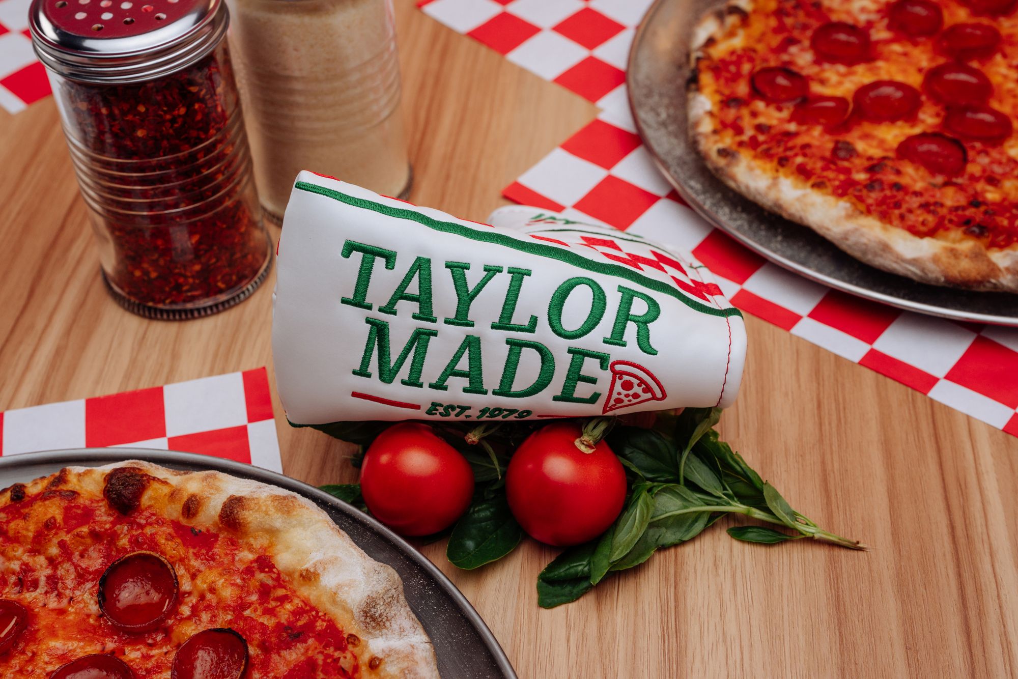 TaylorMade Pizza Parlor Blade Putter Headcover product image