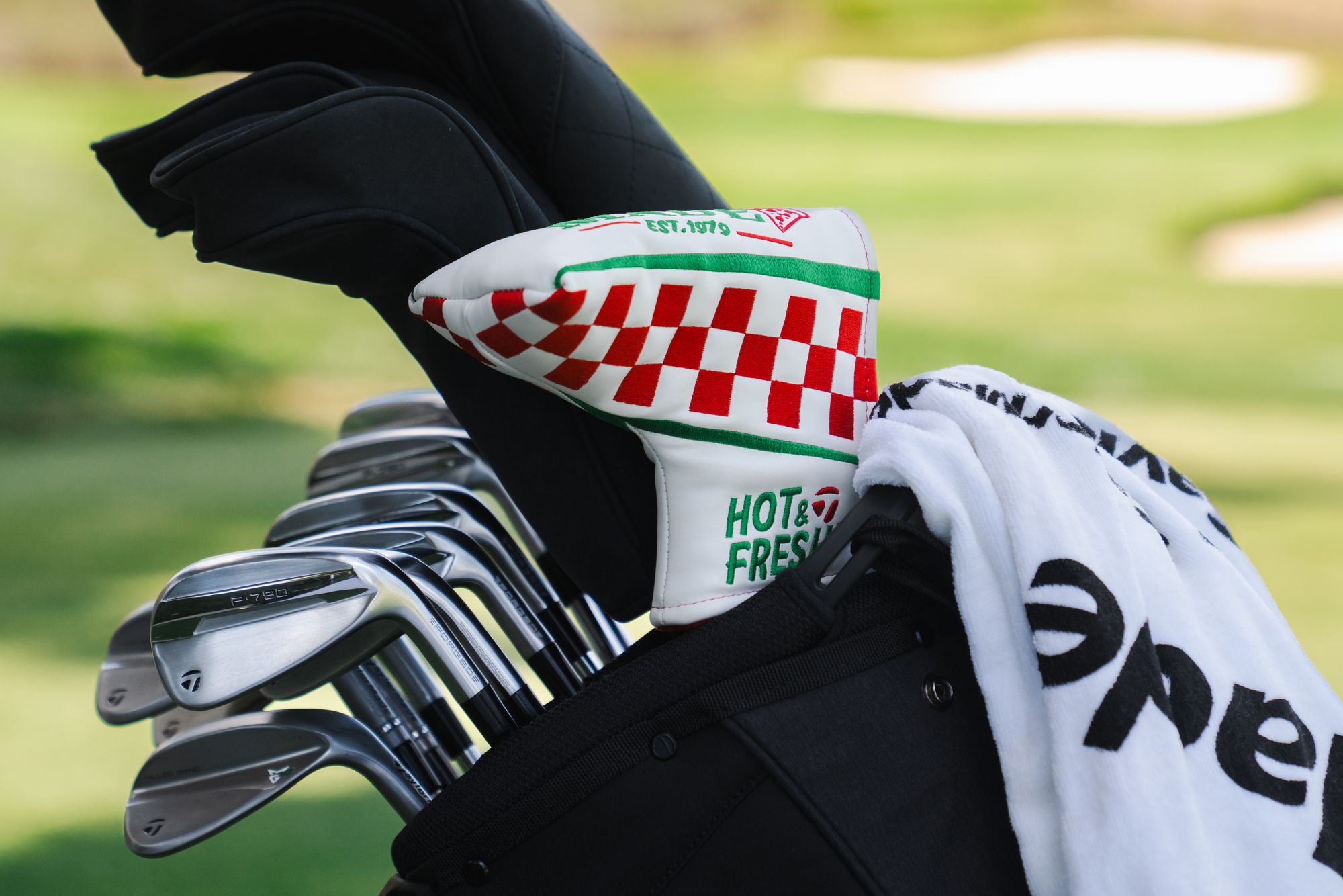 TaylorMade Pizza Parlor Blade Putter Headcover product image
