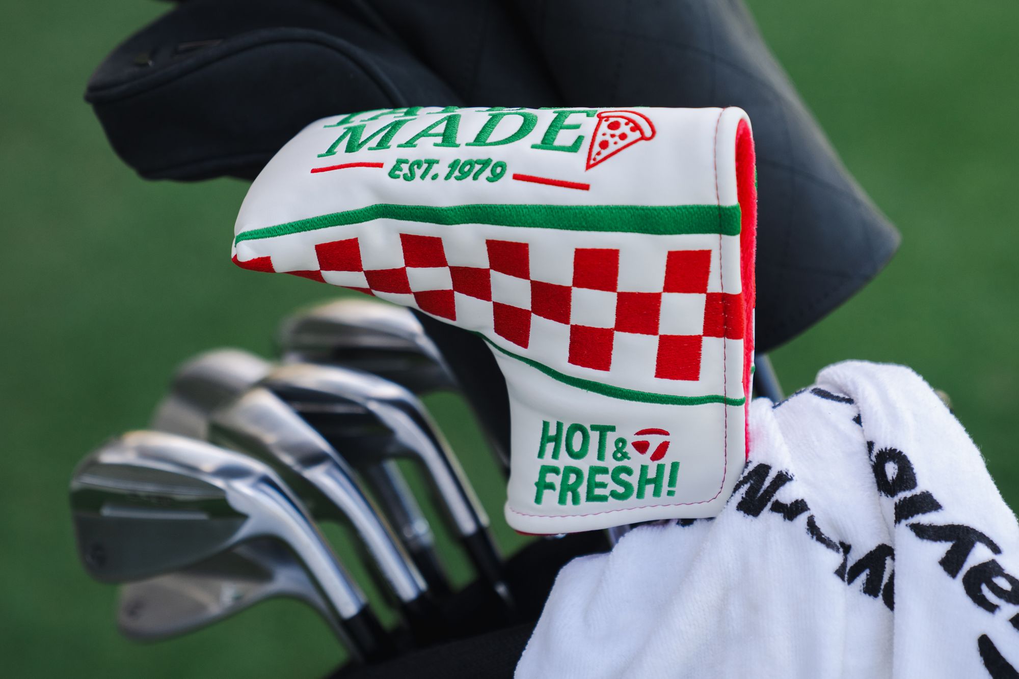 TaylorMade Pizza Parlor Blade Putter Headcover product image
