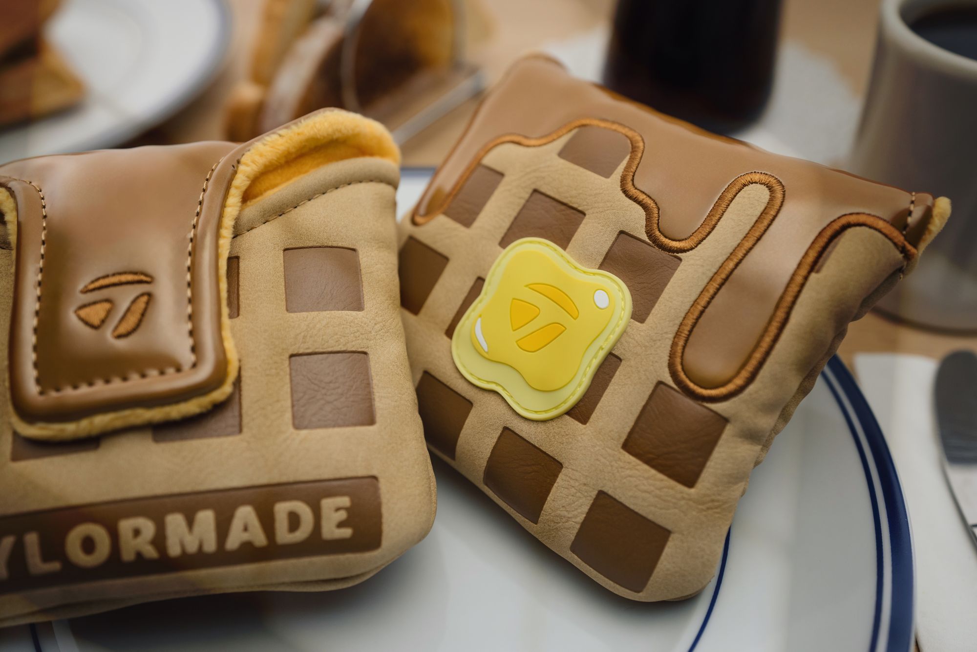 TaylorMade Hot Off The Iron Mallet Putter Headcover product image