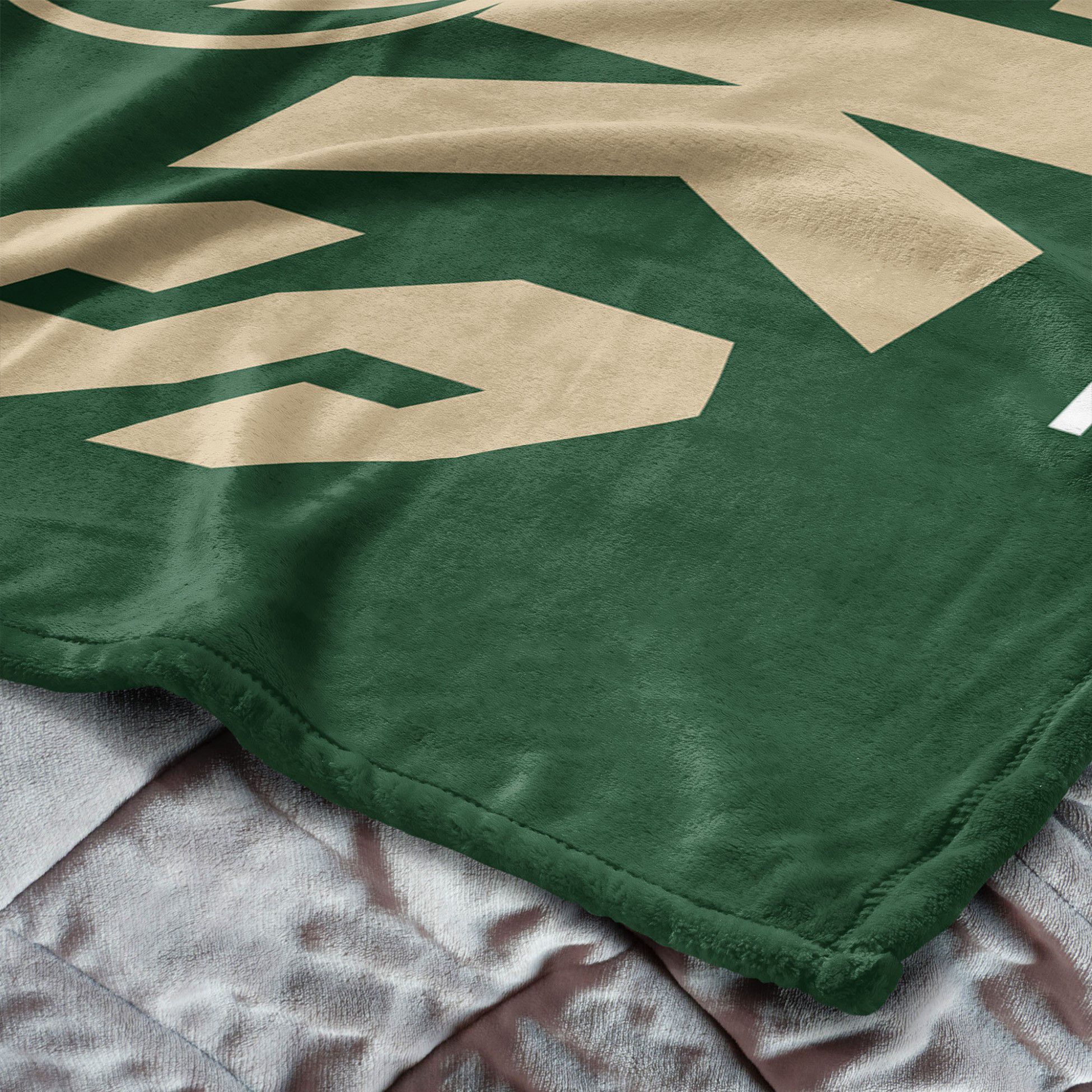 TheNorthwest Milwaukee Bucks Silk Touch Throw product image