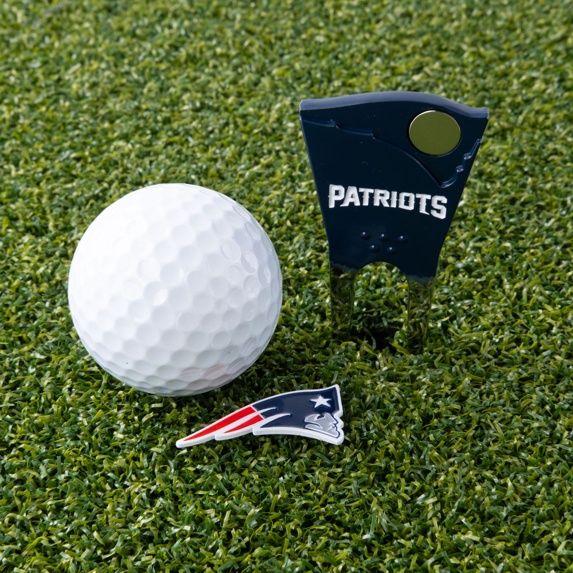 CMC Design New England Patriots Divot Tool with Custom Shaped Removable Marker product image