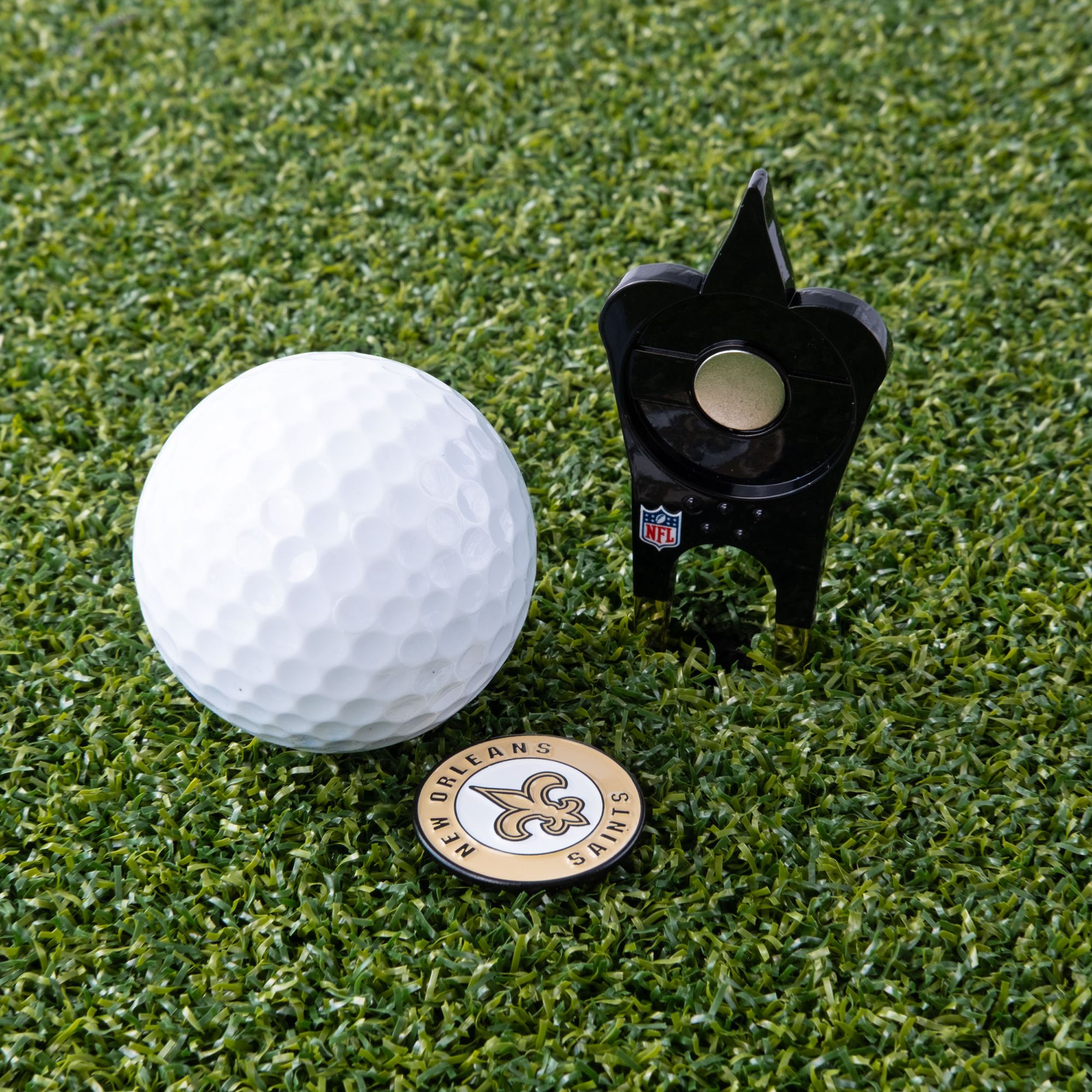CMC Design New Orleans Saints Divot Tool with Custom Shaped Removable Marker product image