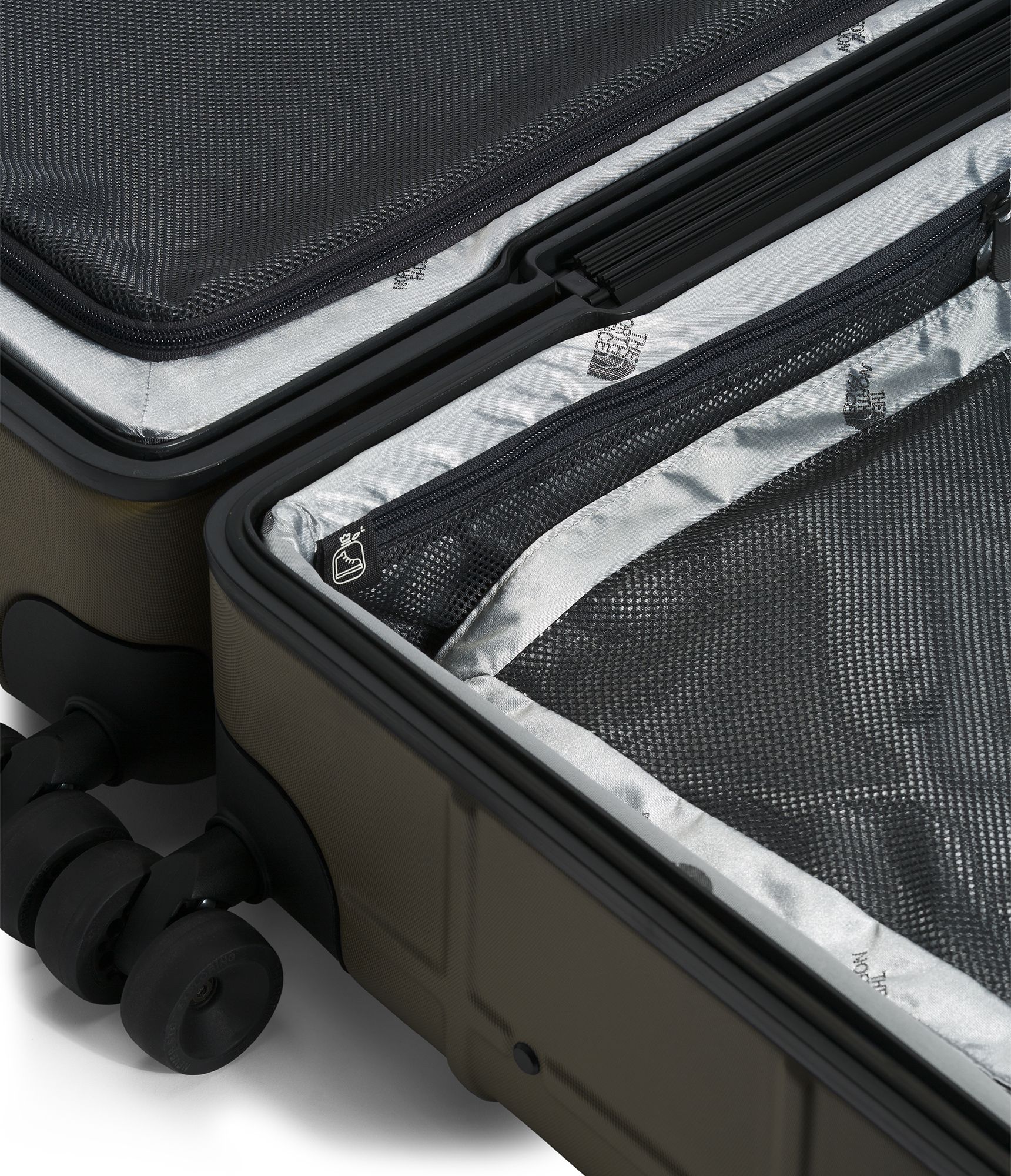 The North Face All Weather 4-Wheeler - 22" product image