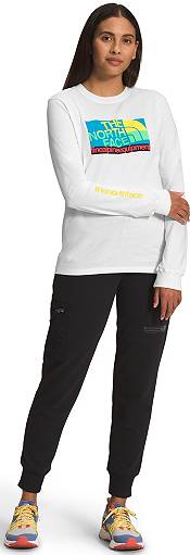 The North Face Women's Long Sleeve Graphic Injection Shirt product image