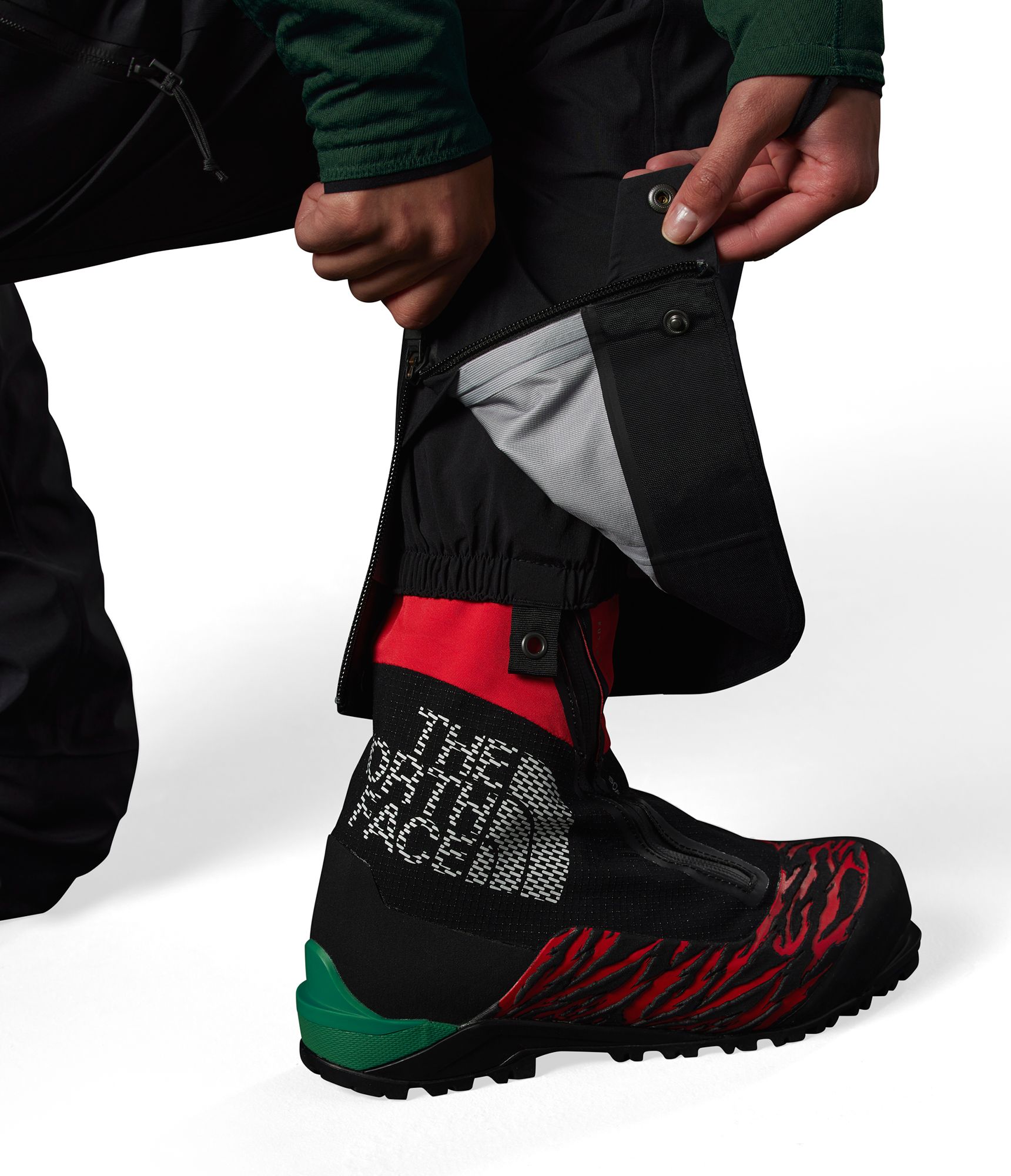 The North Face Women's Summit Series Chamlang FUTURELIGHT Snow Pants product image