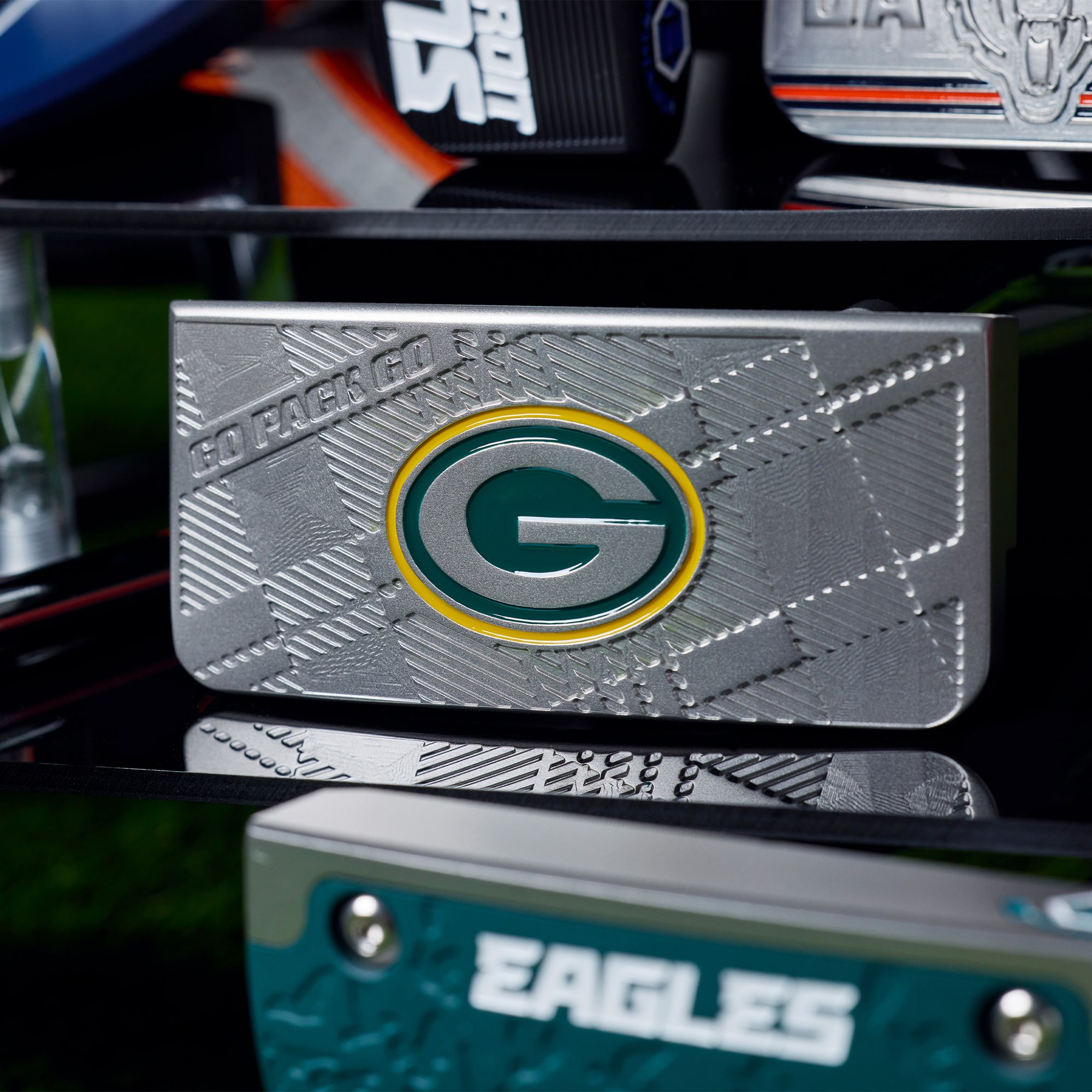Bettinardi Green Bay Packers "Go Pack Go" Diamond Blast Queen B 6 Putter product image