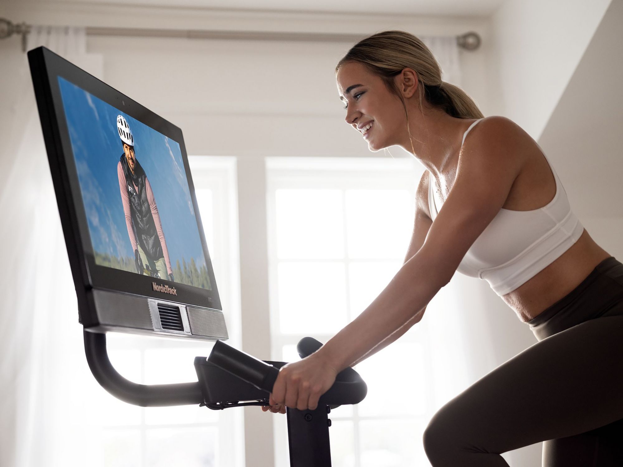 NordicTrack Commercial S27i Studio Cycle product image