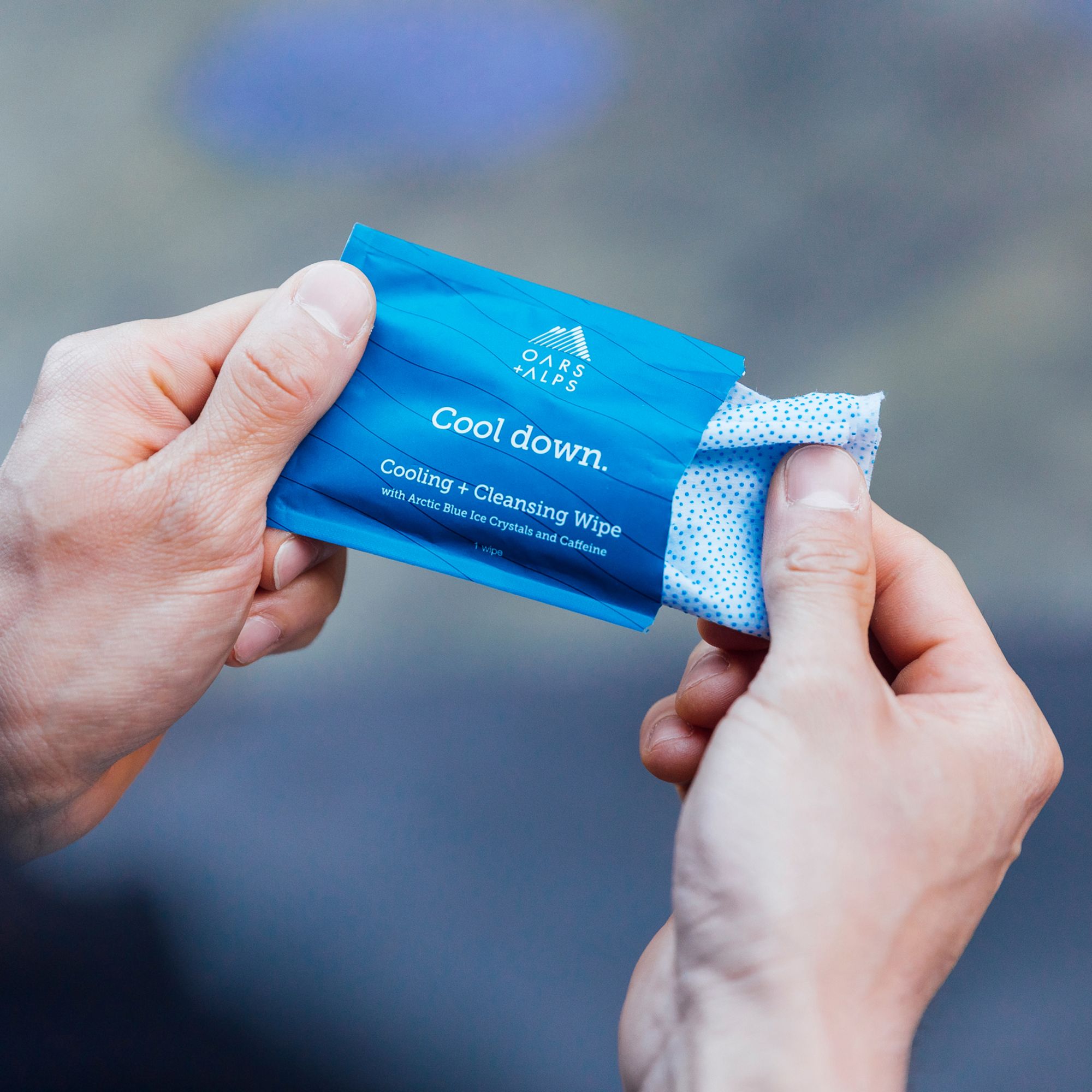 Oars + Alps Men's Cool + Cleansing Wipes product image